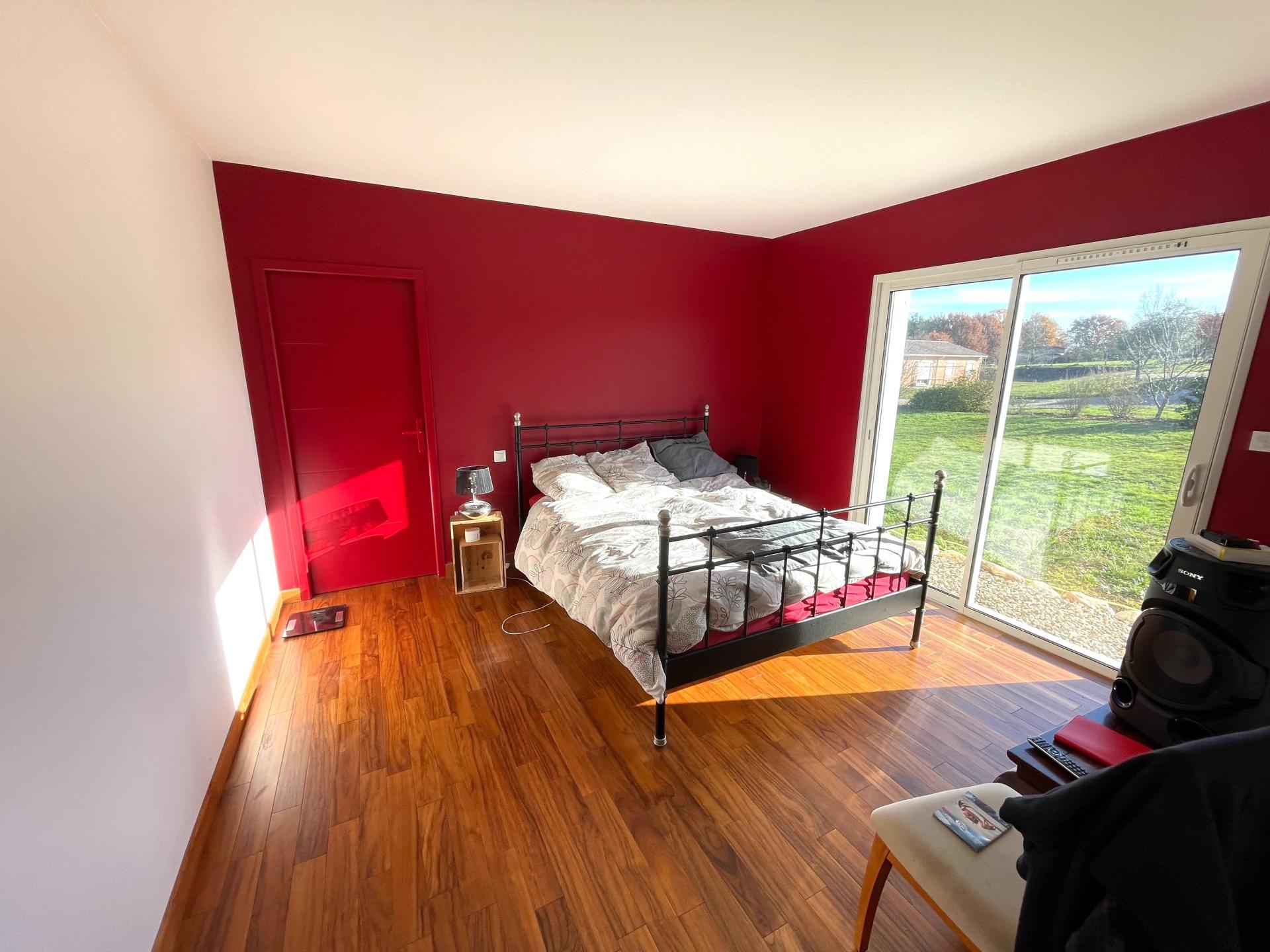 Photo 10 of the listing.