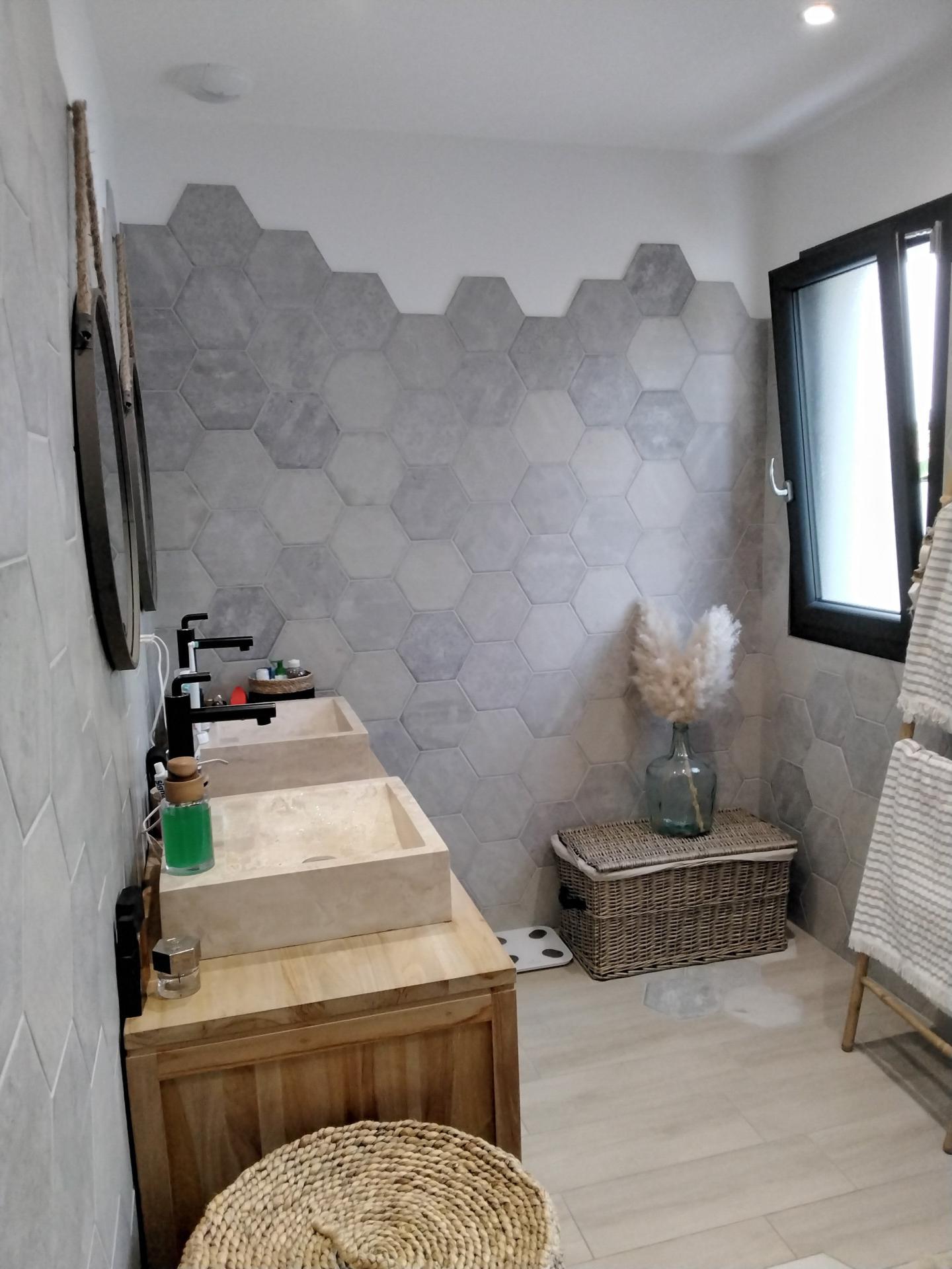 Photo 6 of the listing.