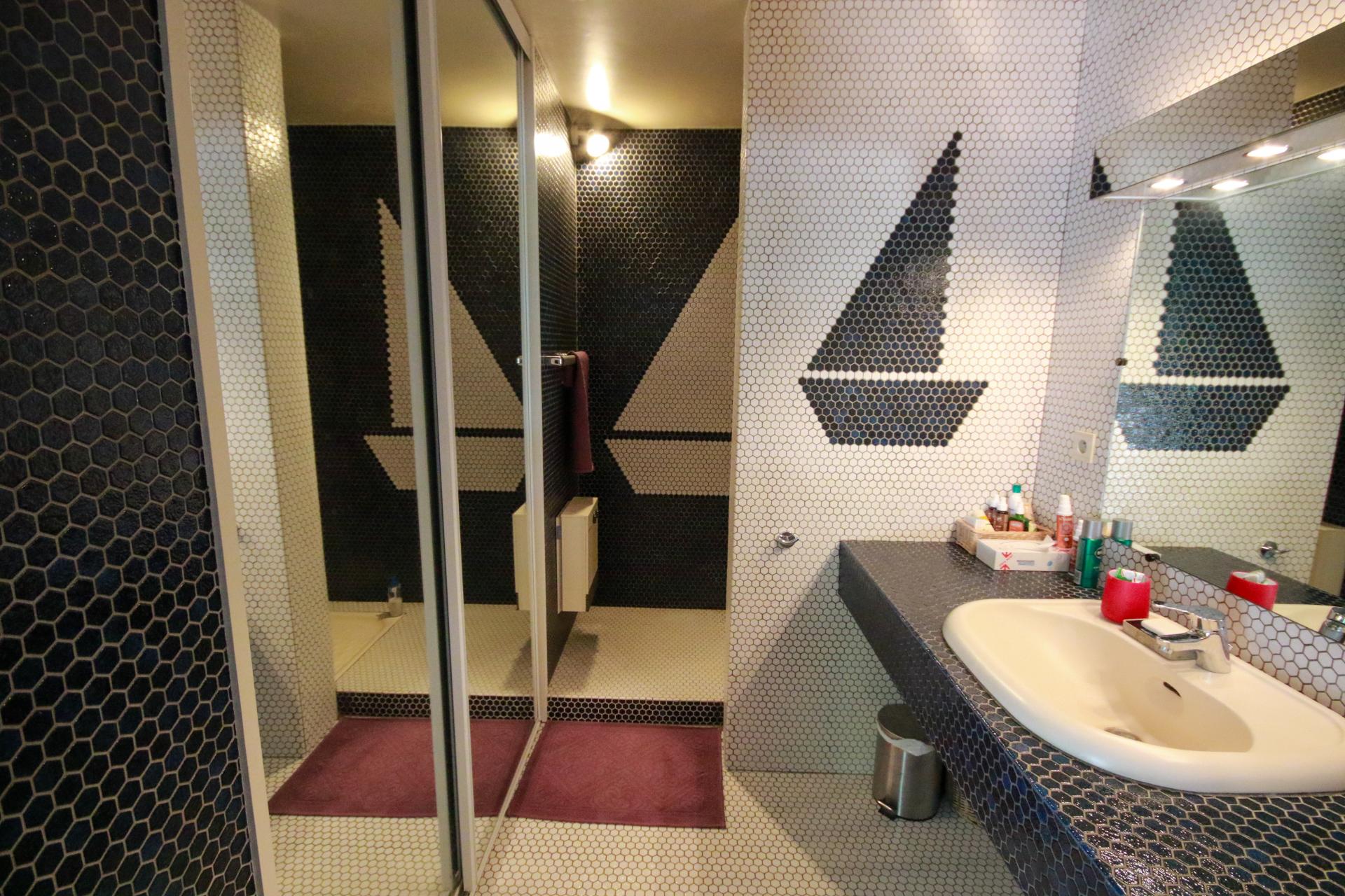 Photo 15 of the listing.