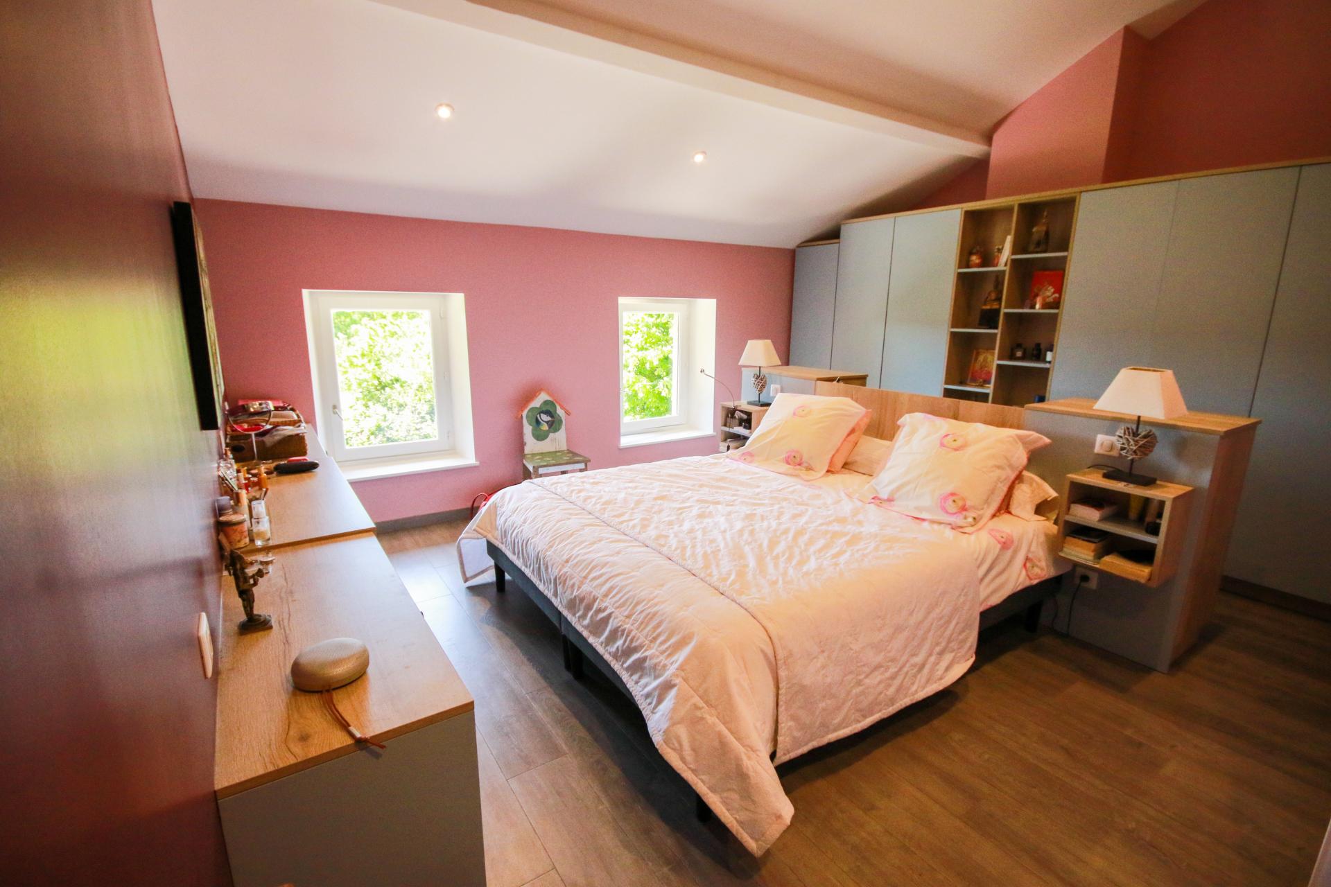 Photo 12 of the listing.