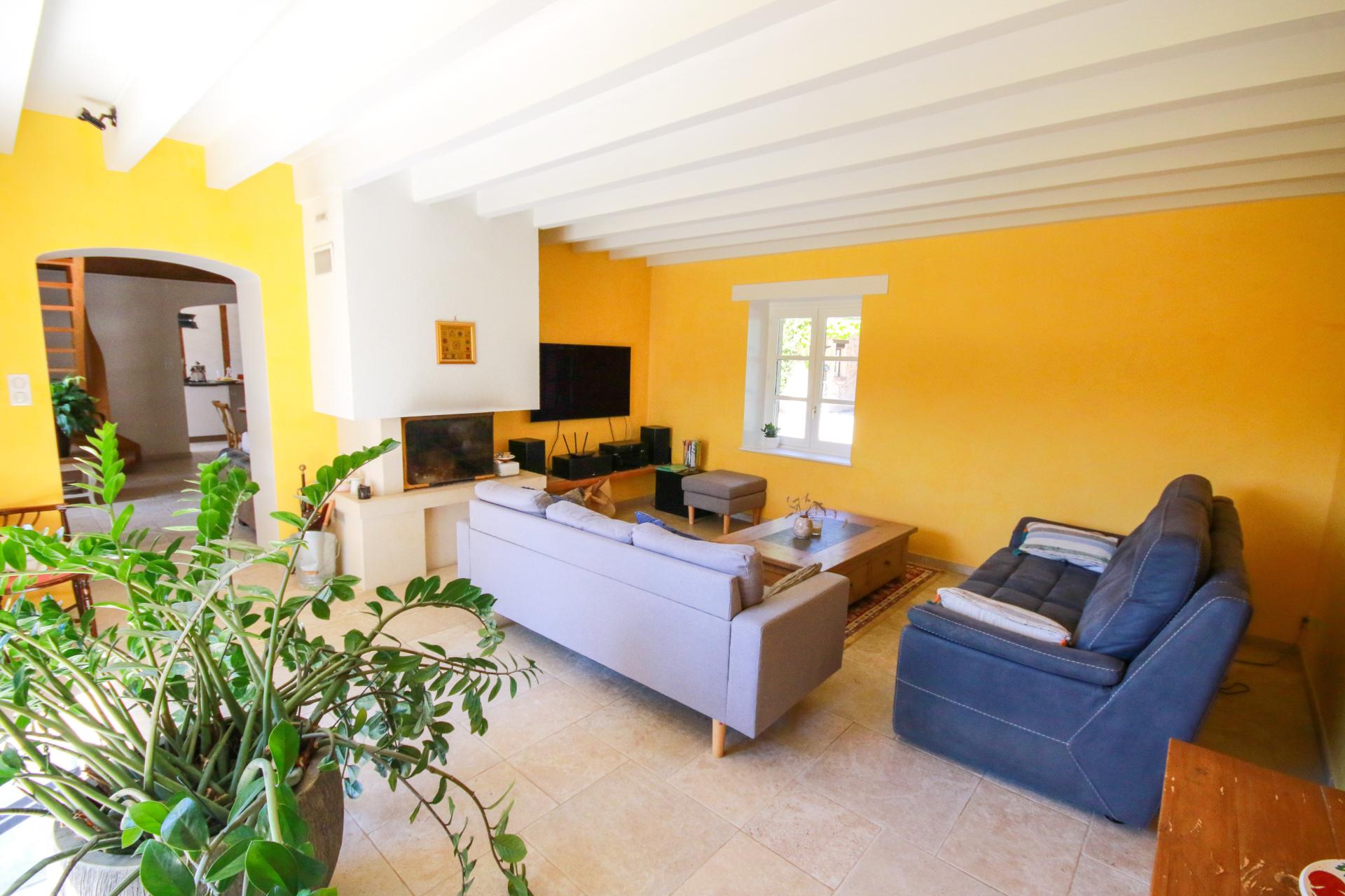 Photo 11 of the listing.