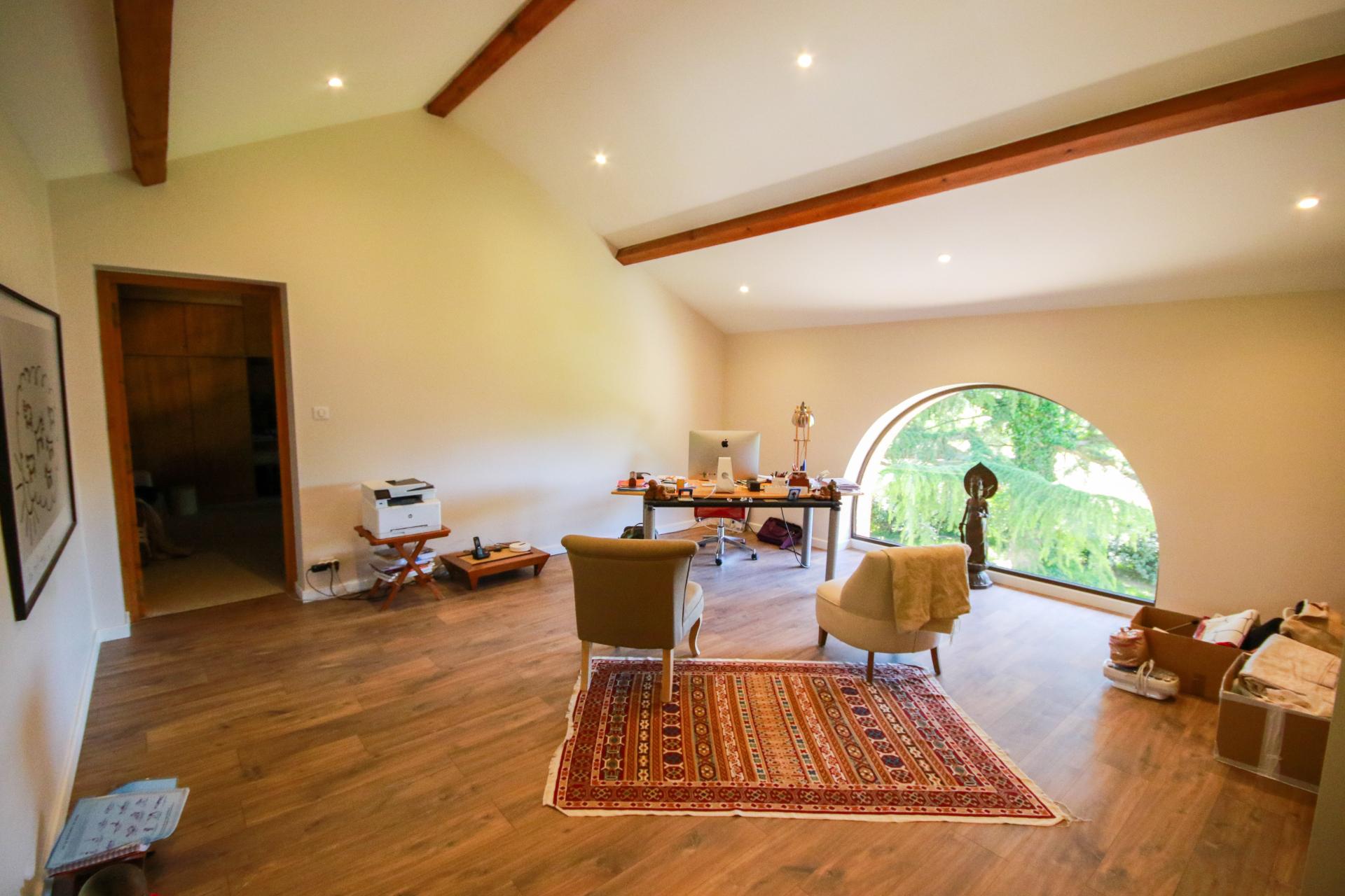 Photo 14 of the listing.