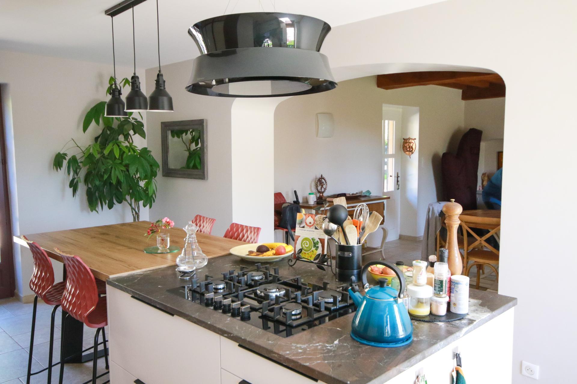 Photo 10 of the listing.