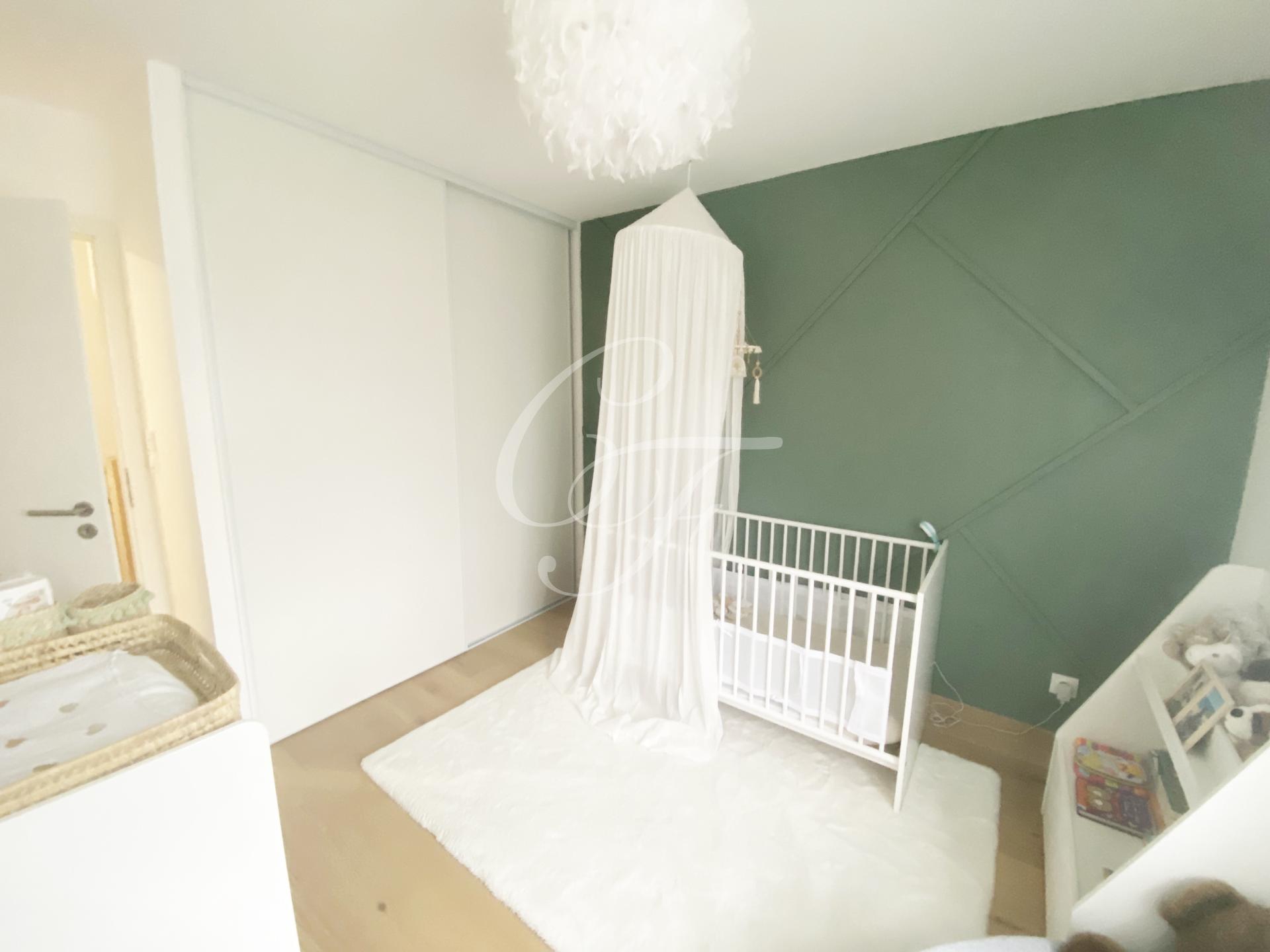 Photo 5 of the listing.