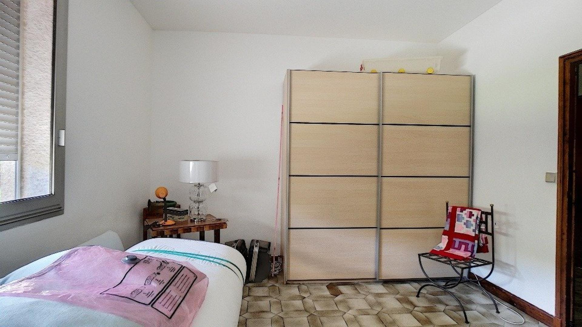 Photo 9 of the listing.