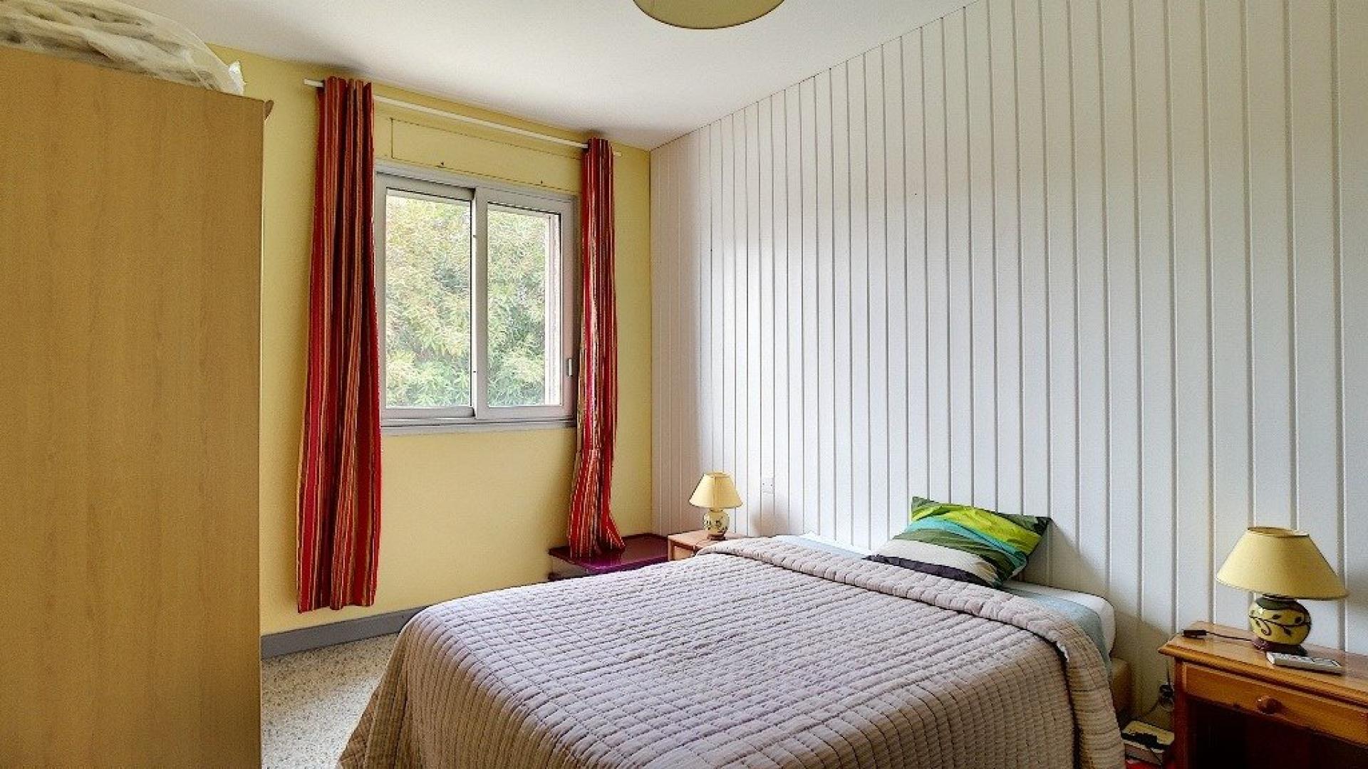 Photo 12 of the listing.