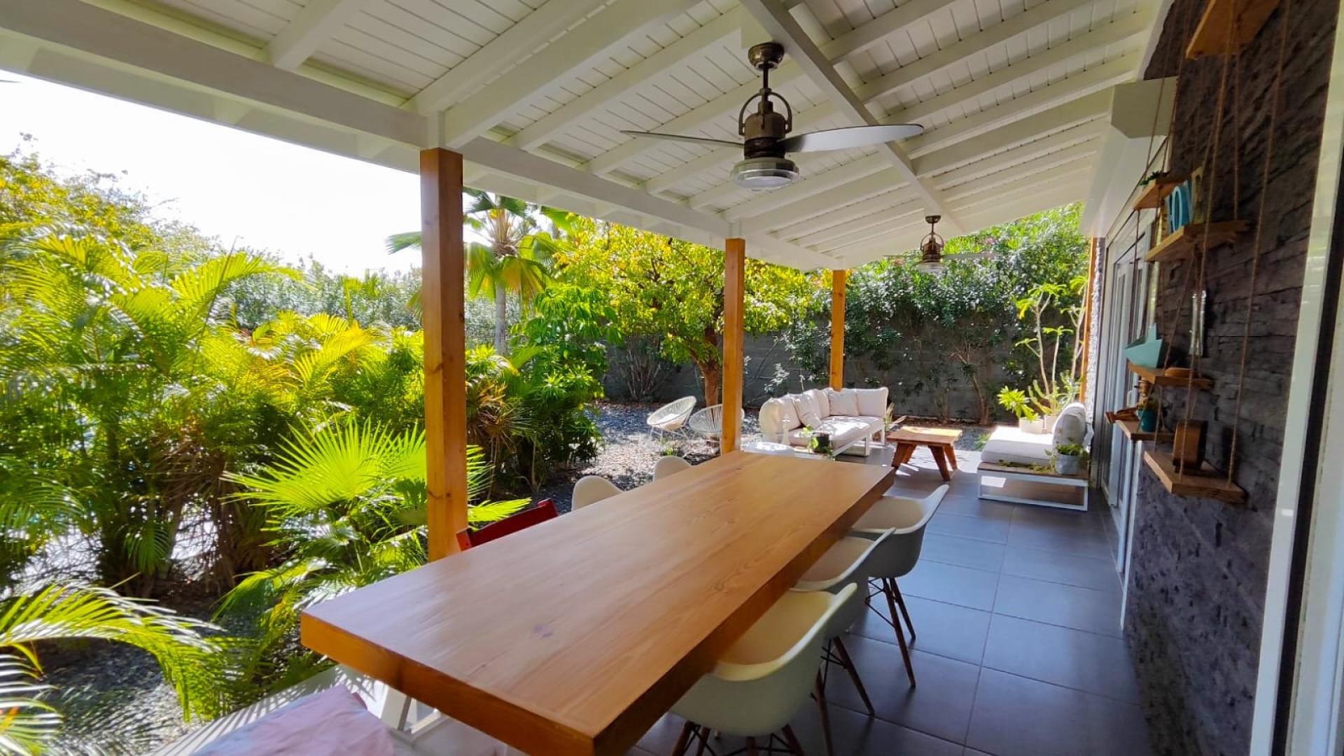 Photo 2 of the listing.