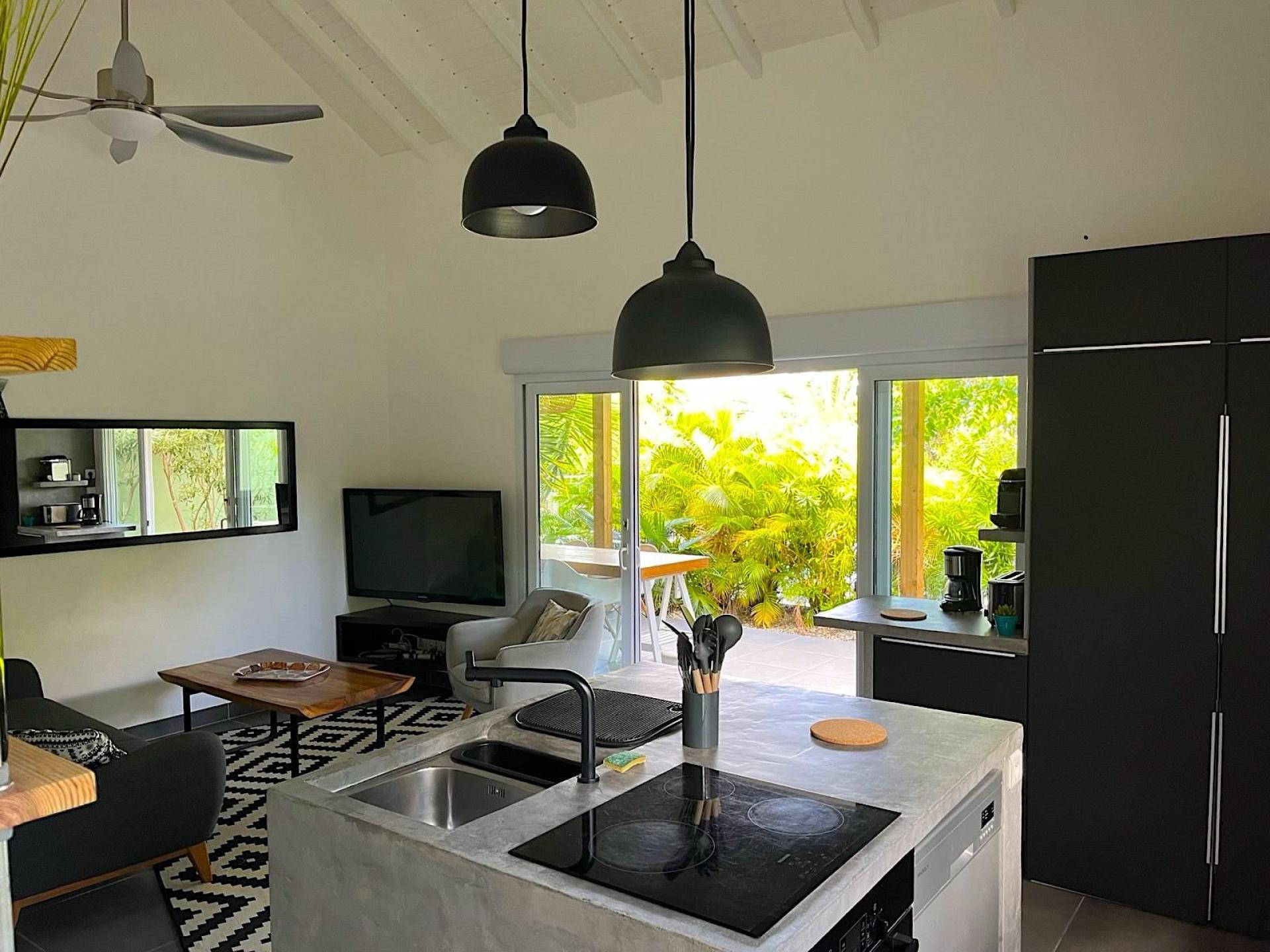 Photo 4 of the listing.