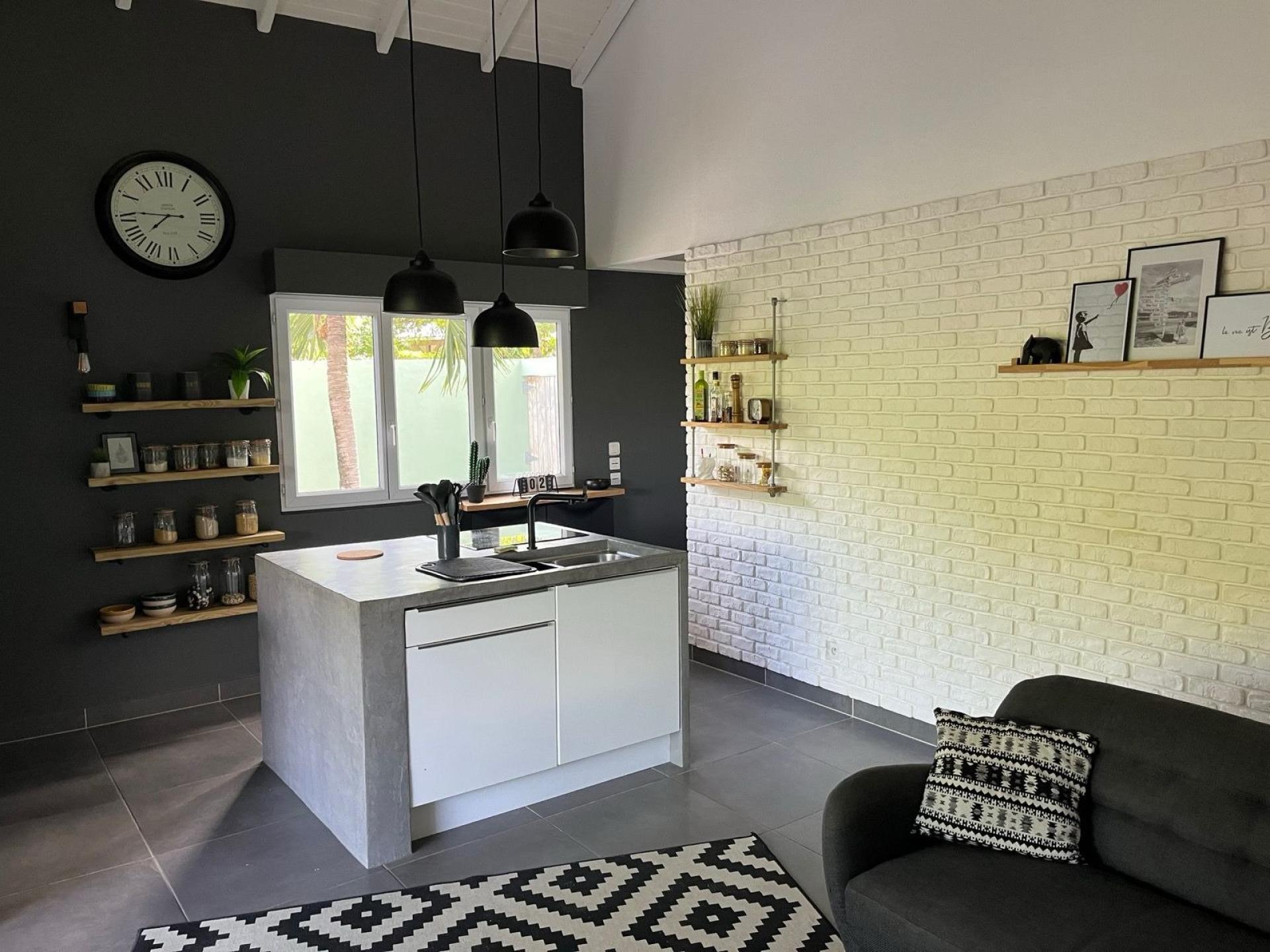 Photo 10 of the listing.