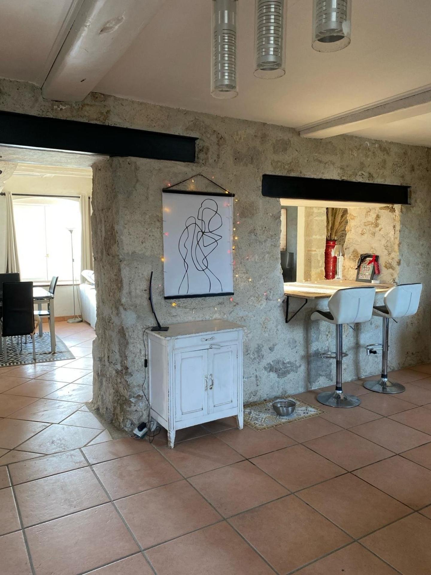 Photo 9 of the listing.