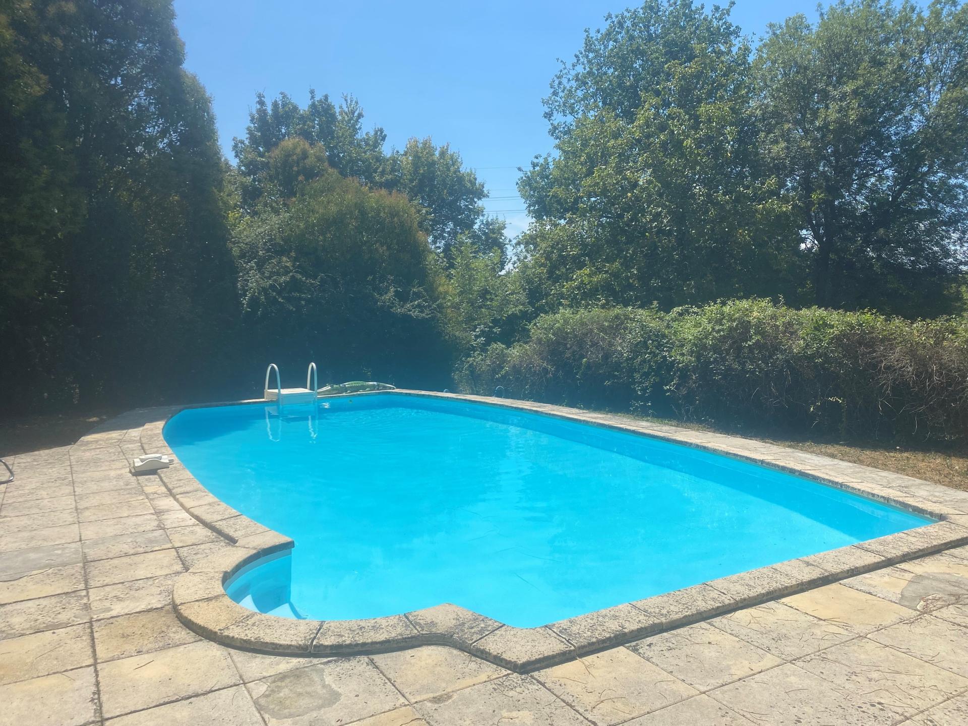 Photo 6 of the listing.