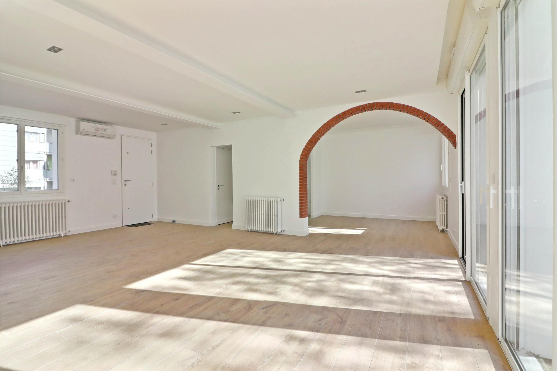 Photo 10 of the listing.