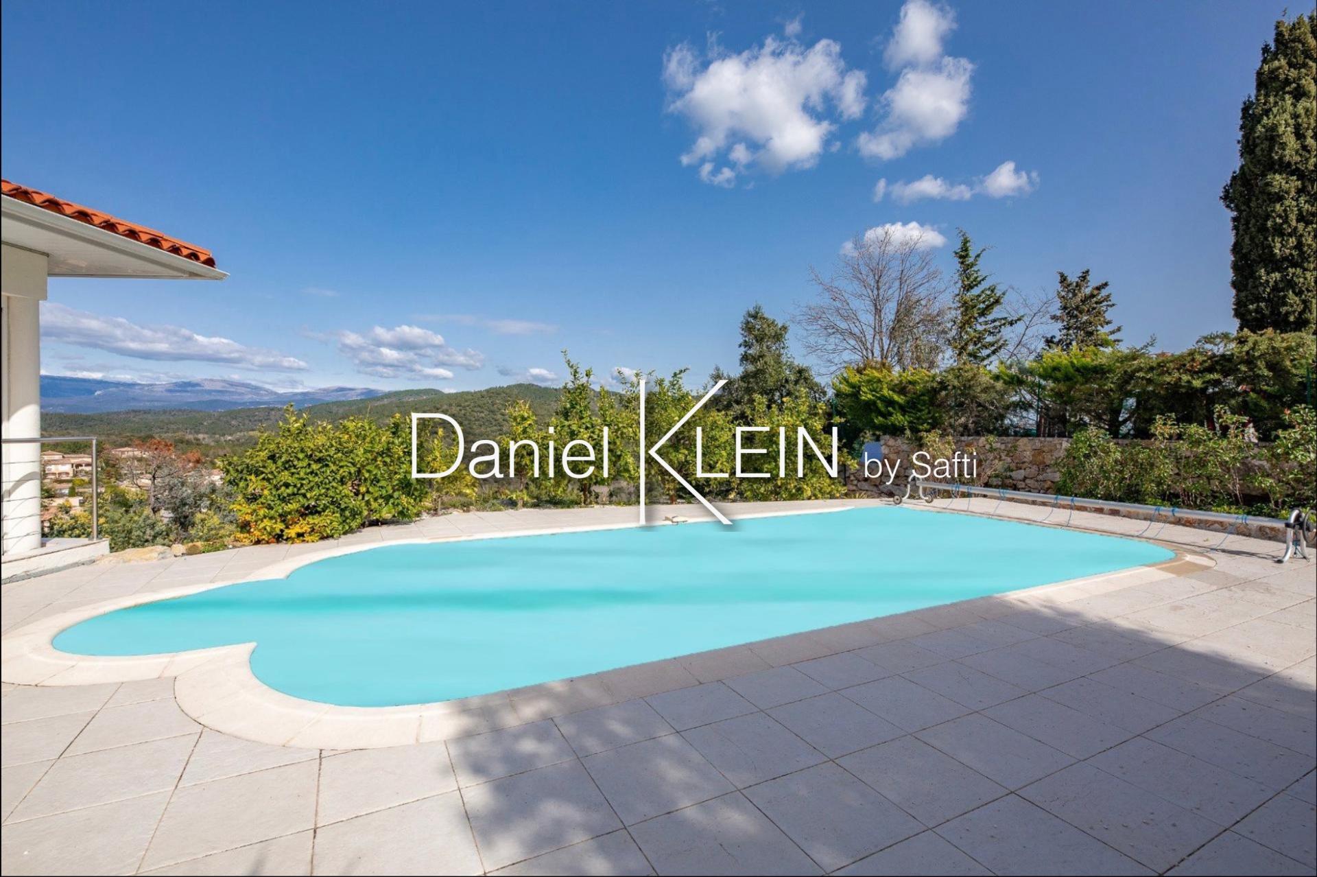 Photo 4 of the listing.