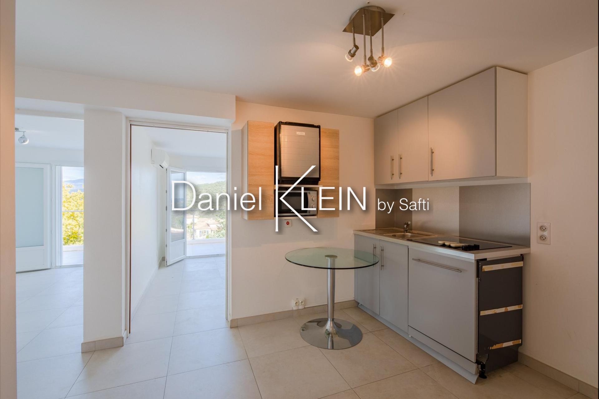 Photo 7 of the listing.