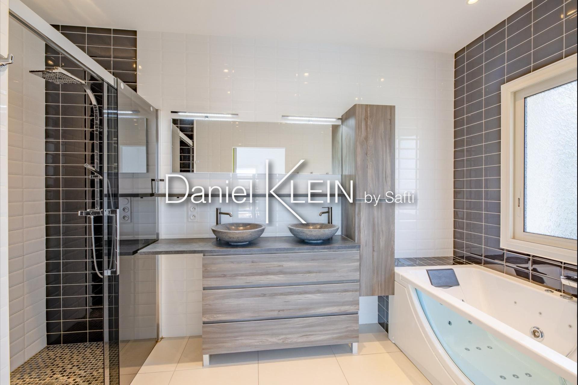 Photo 9 of the listing.