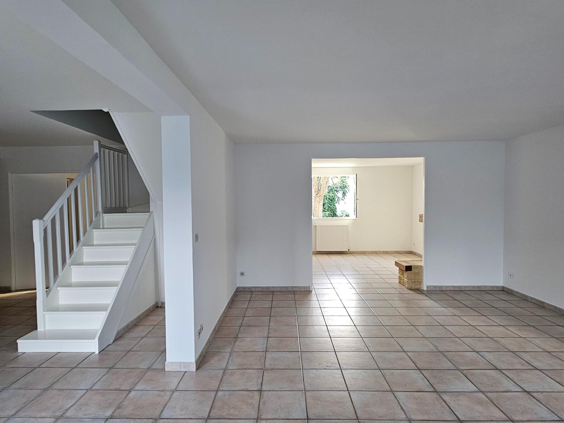 Photo 6 of the listing.