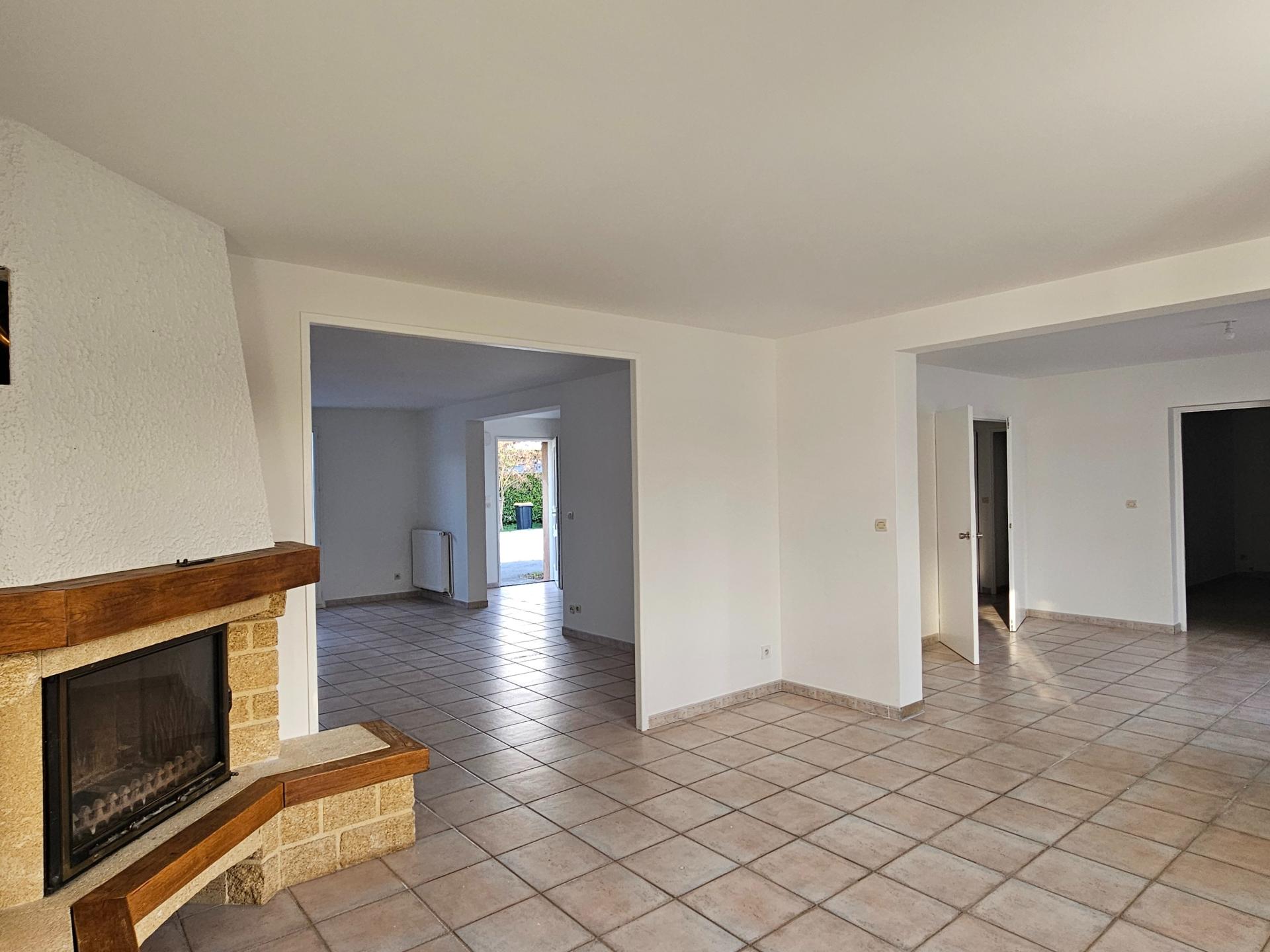 Photo 2 of the listing.