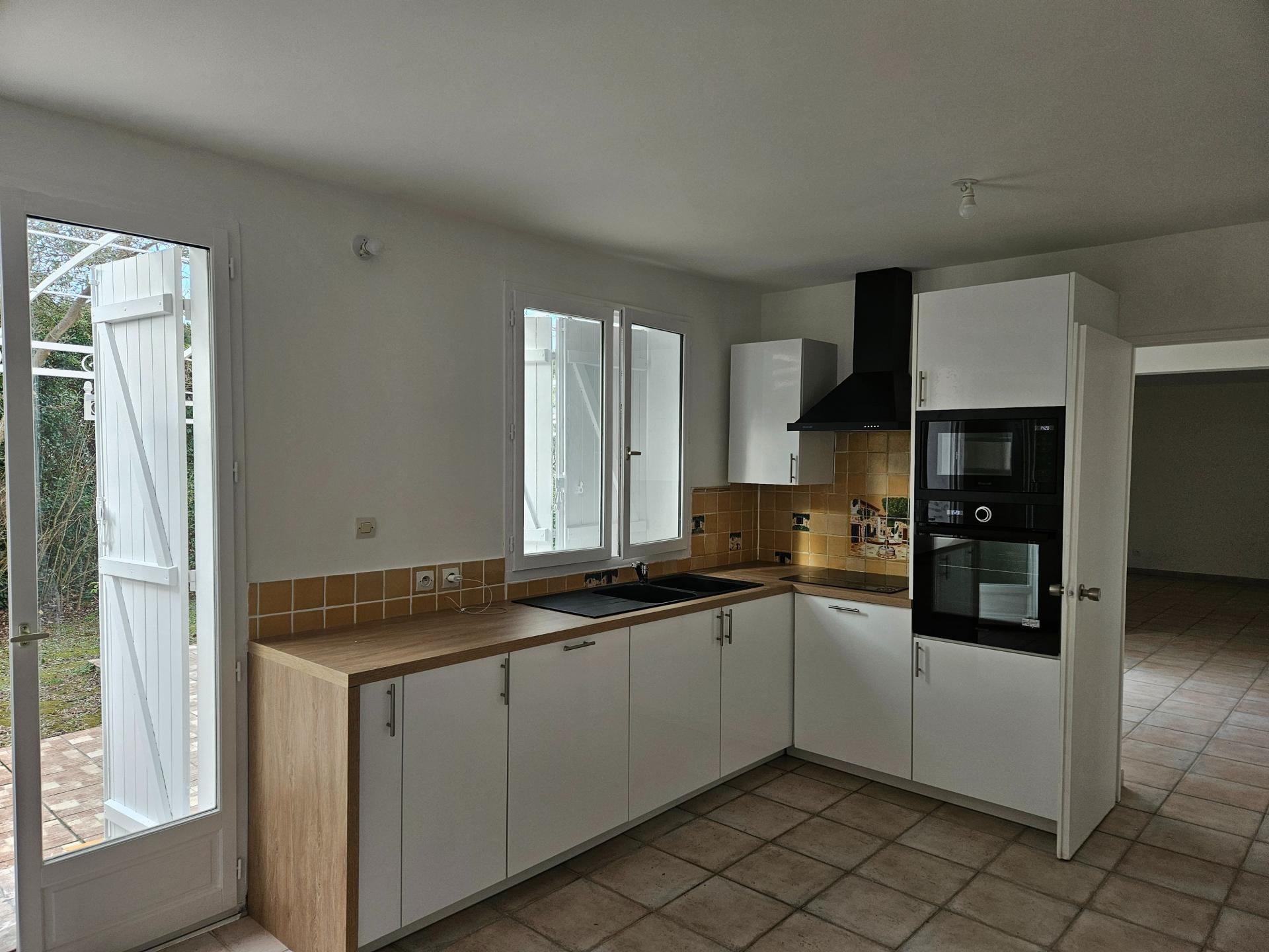 Photo 4 of the listing.