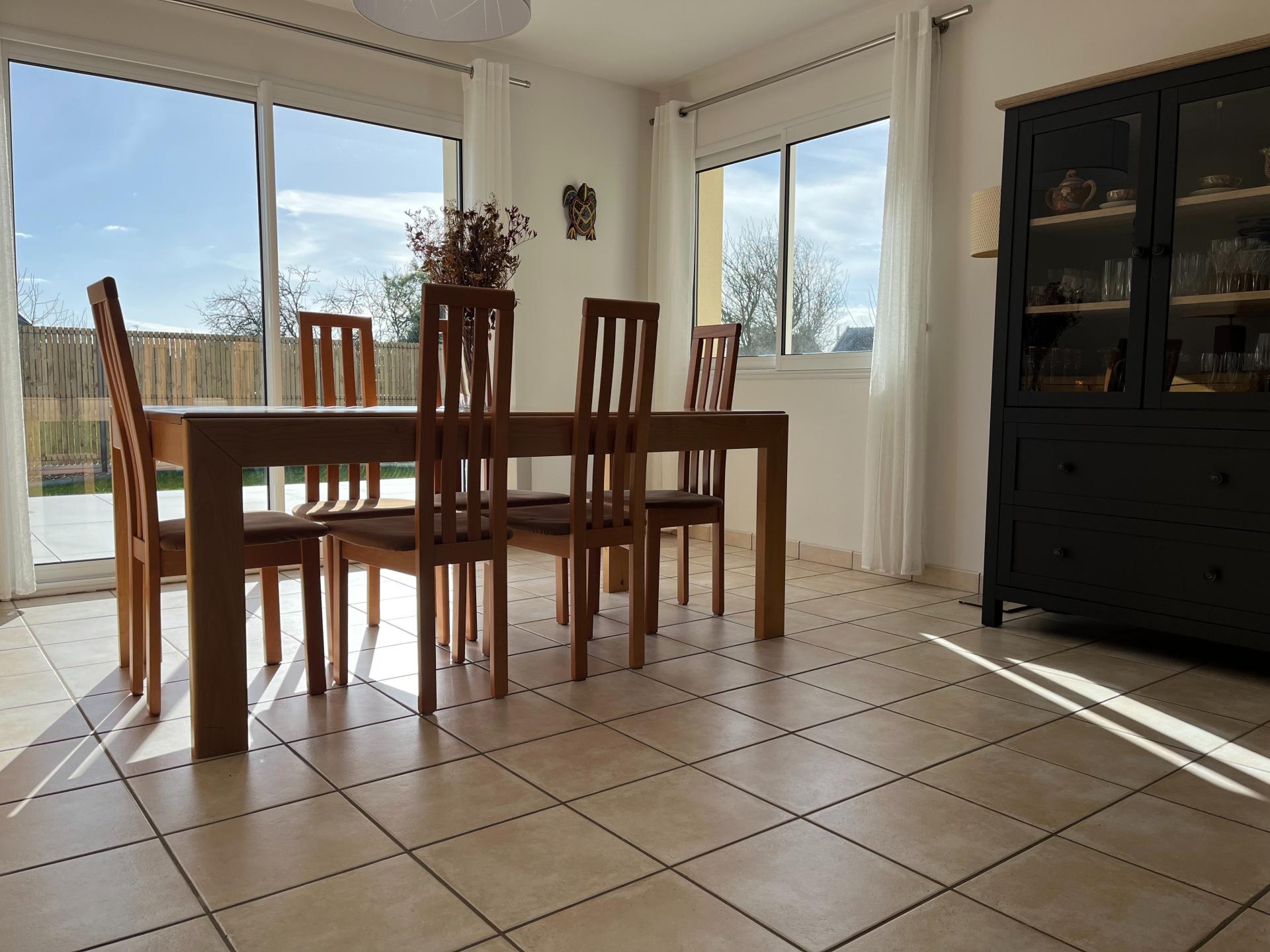 Photo 6 of the listing.