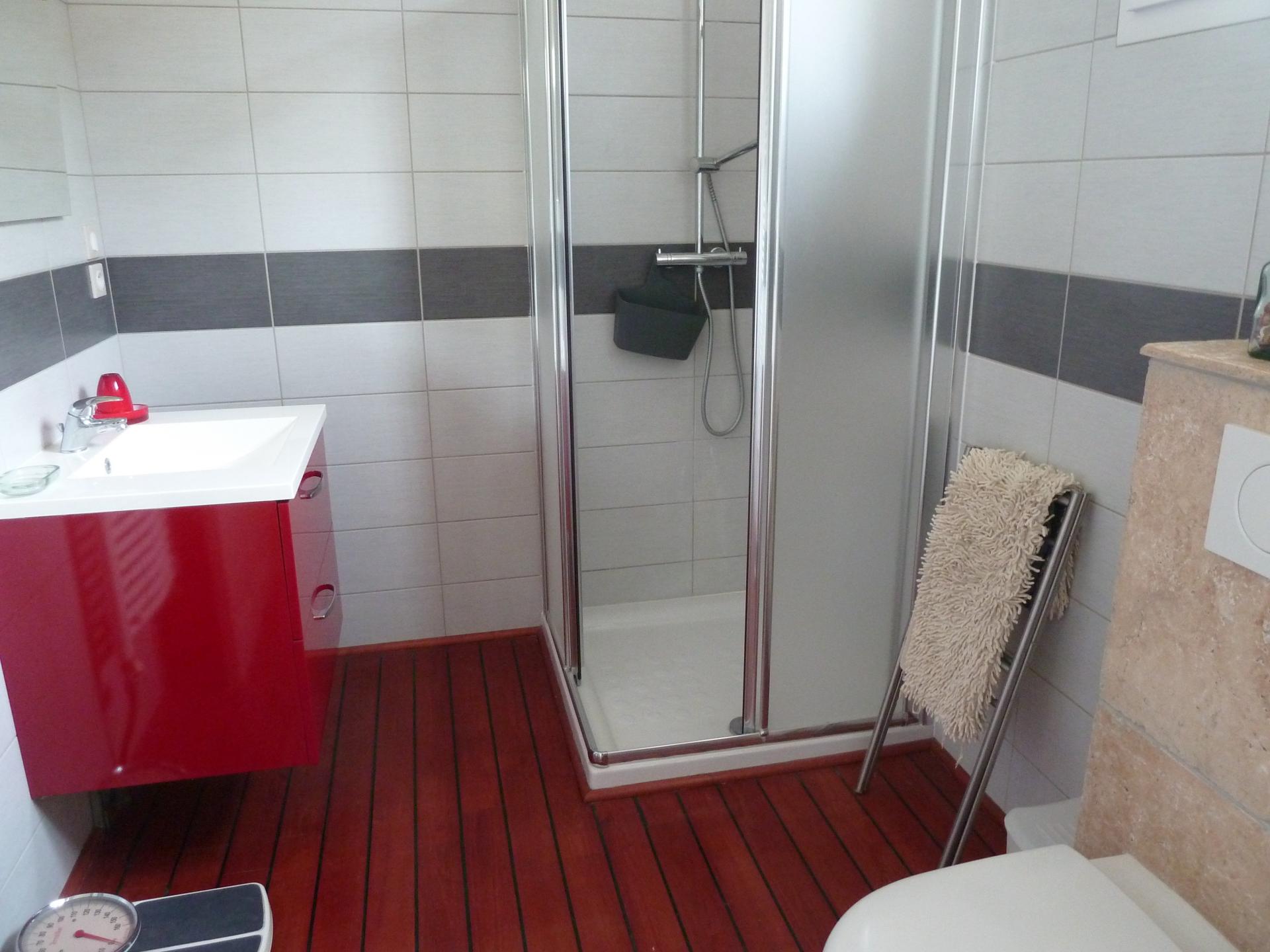 Photo 12 of the listing.