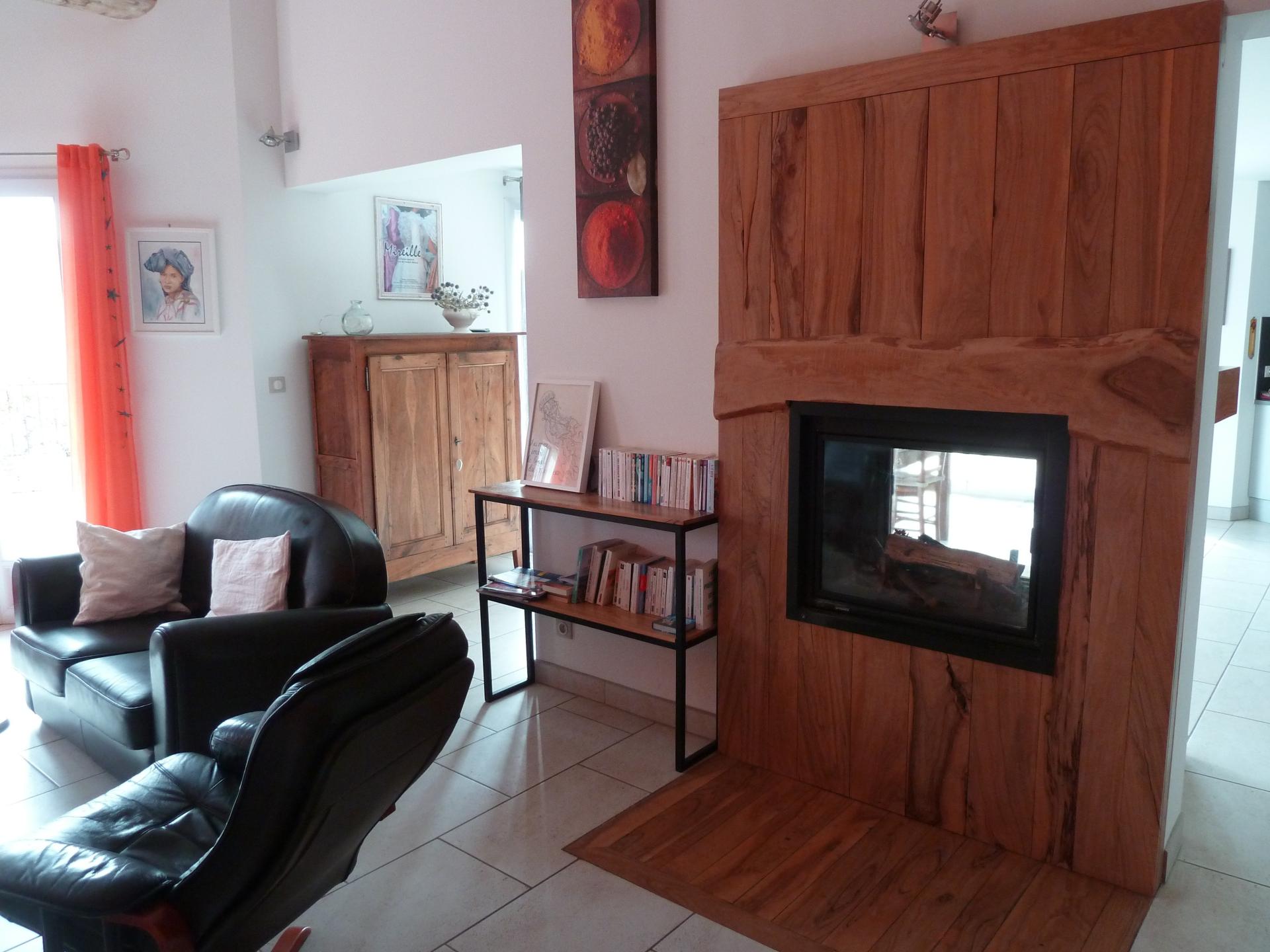 Photo 8 of the listing.