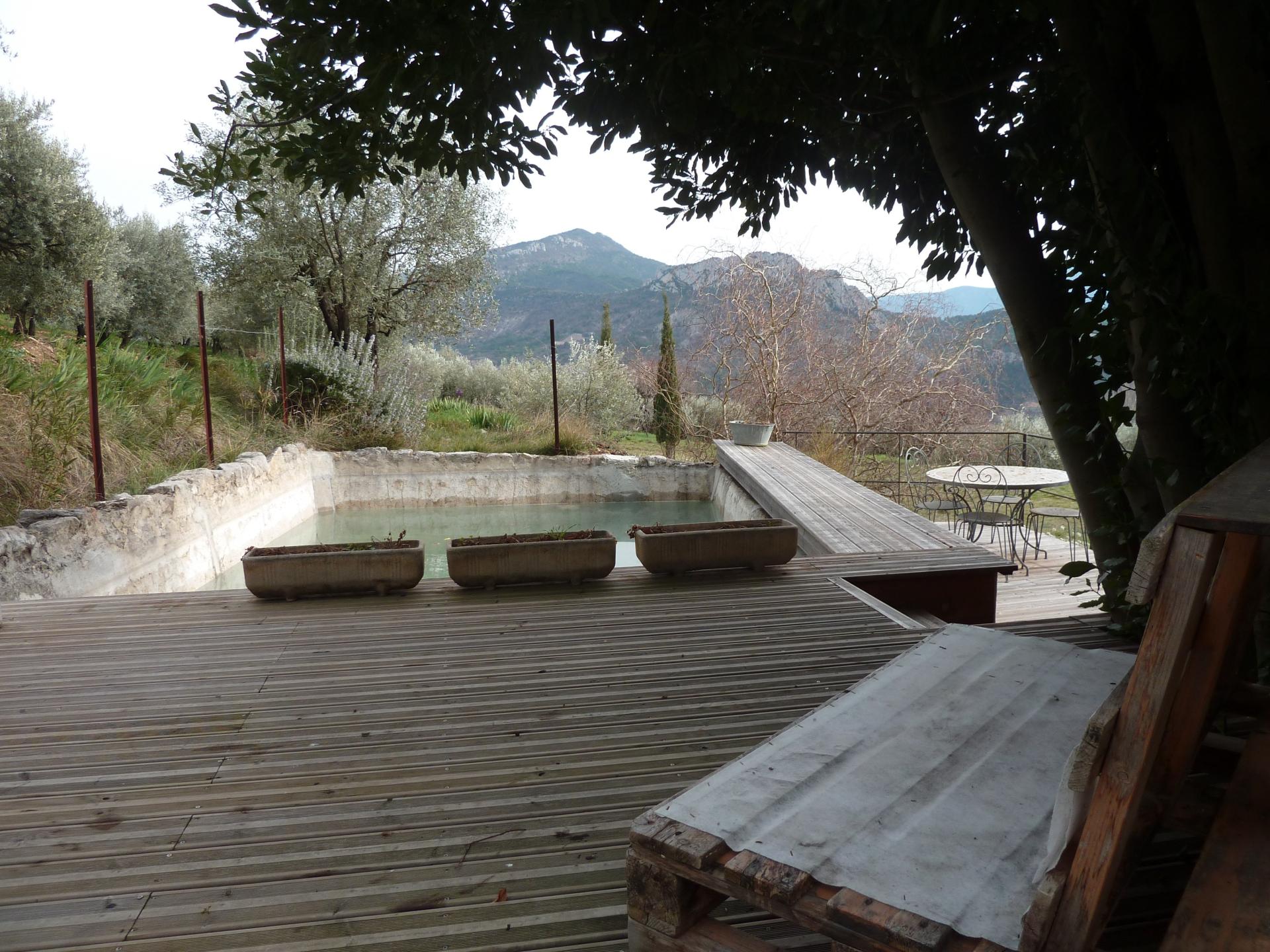 Photo 4 of the listing.