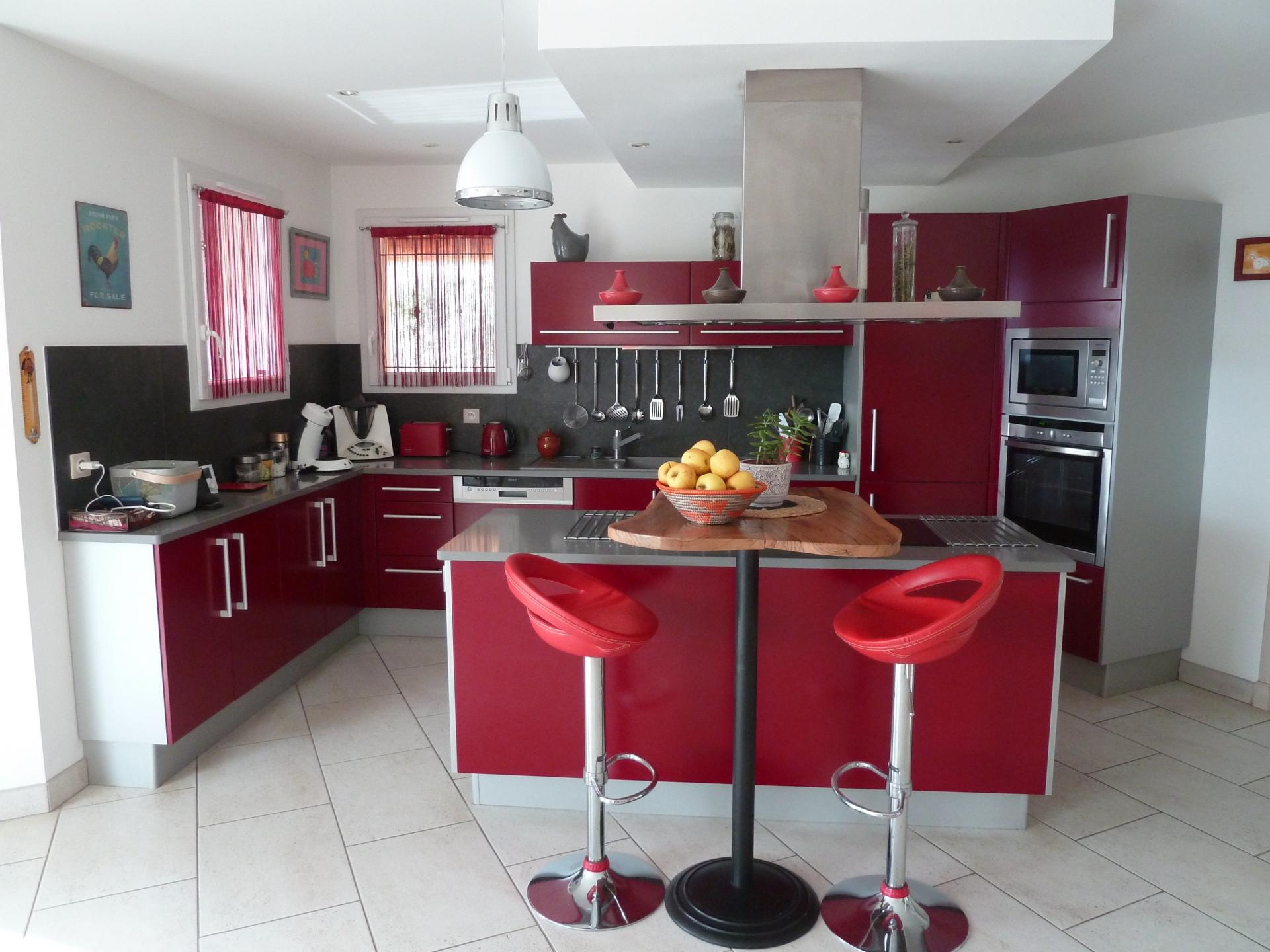 Photo 6 of the listing.