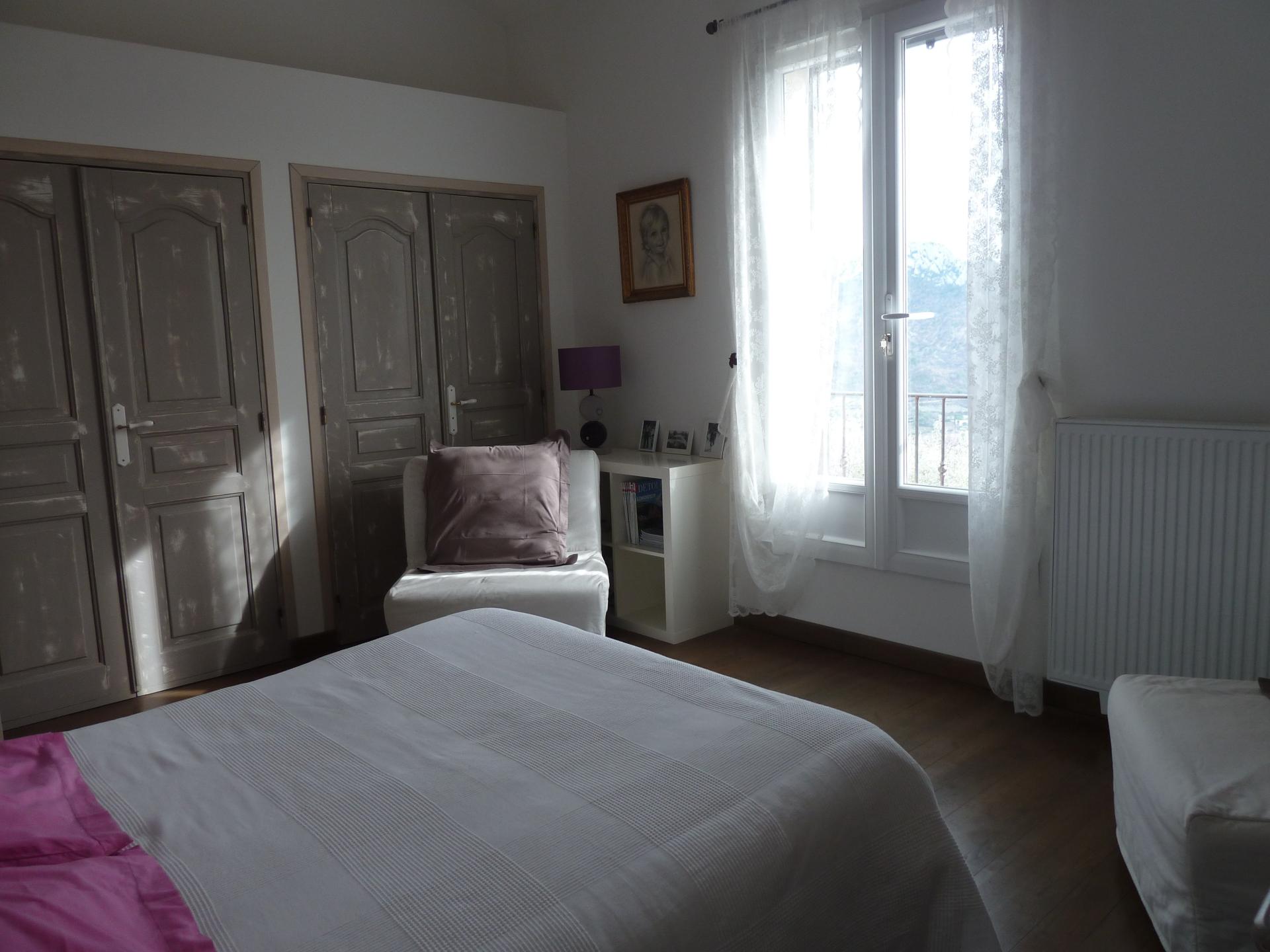 Photo 11 of the listing.