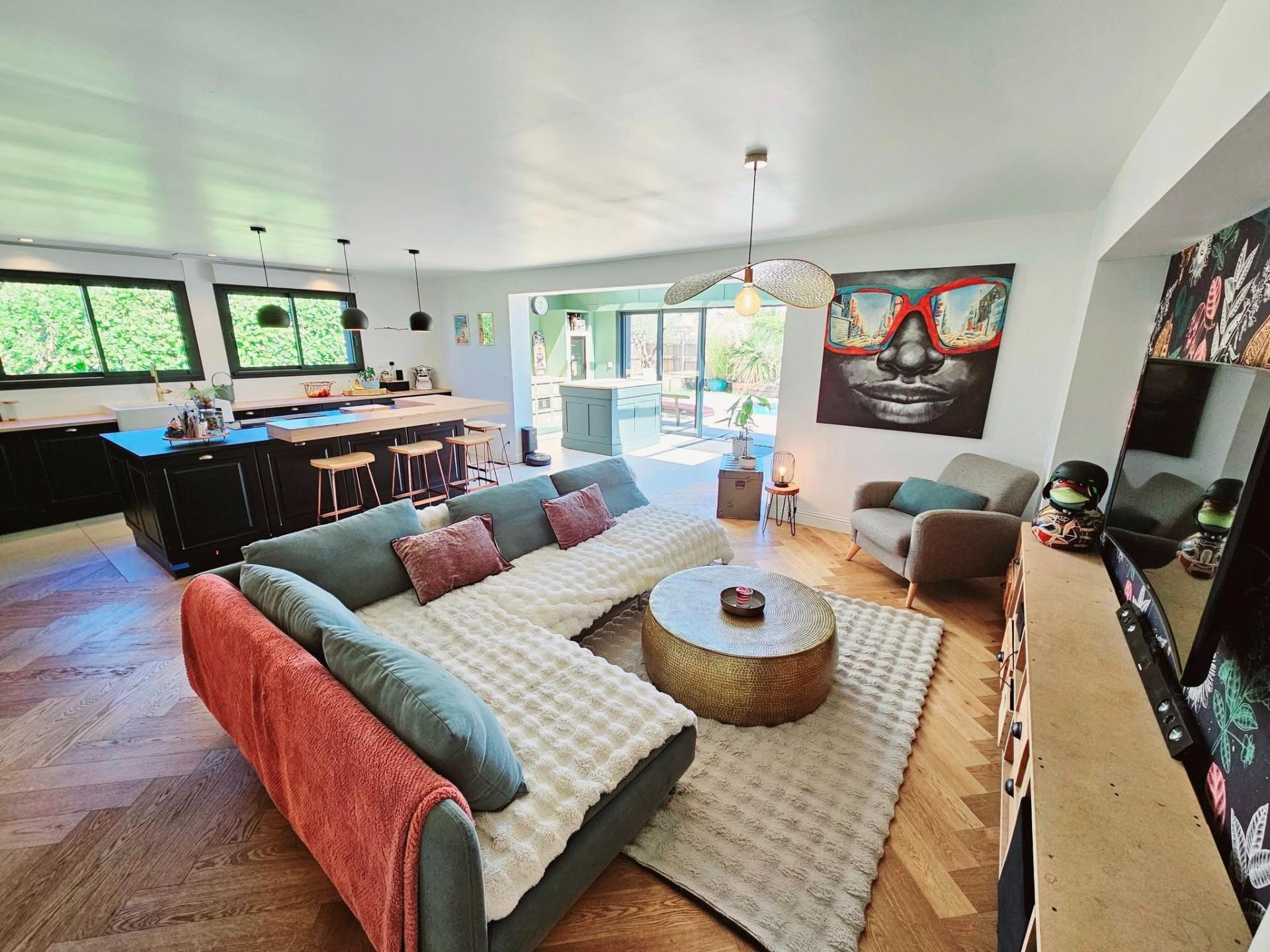 Photo 10 of the listing.