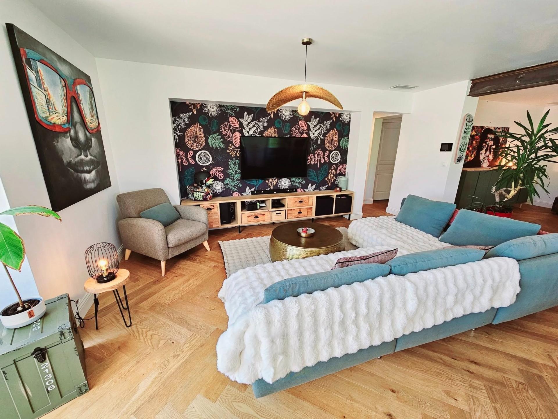 Photo 9 of the listing.