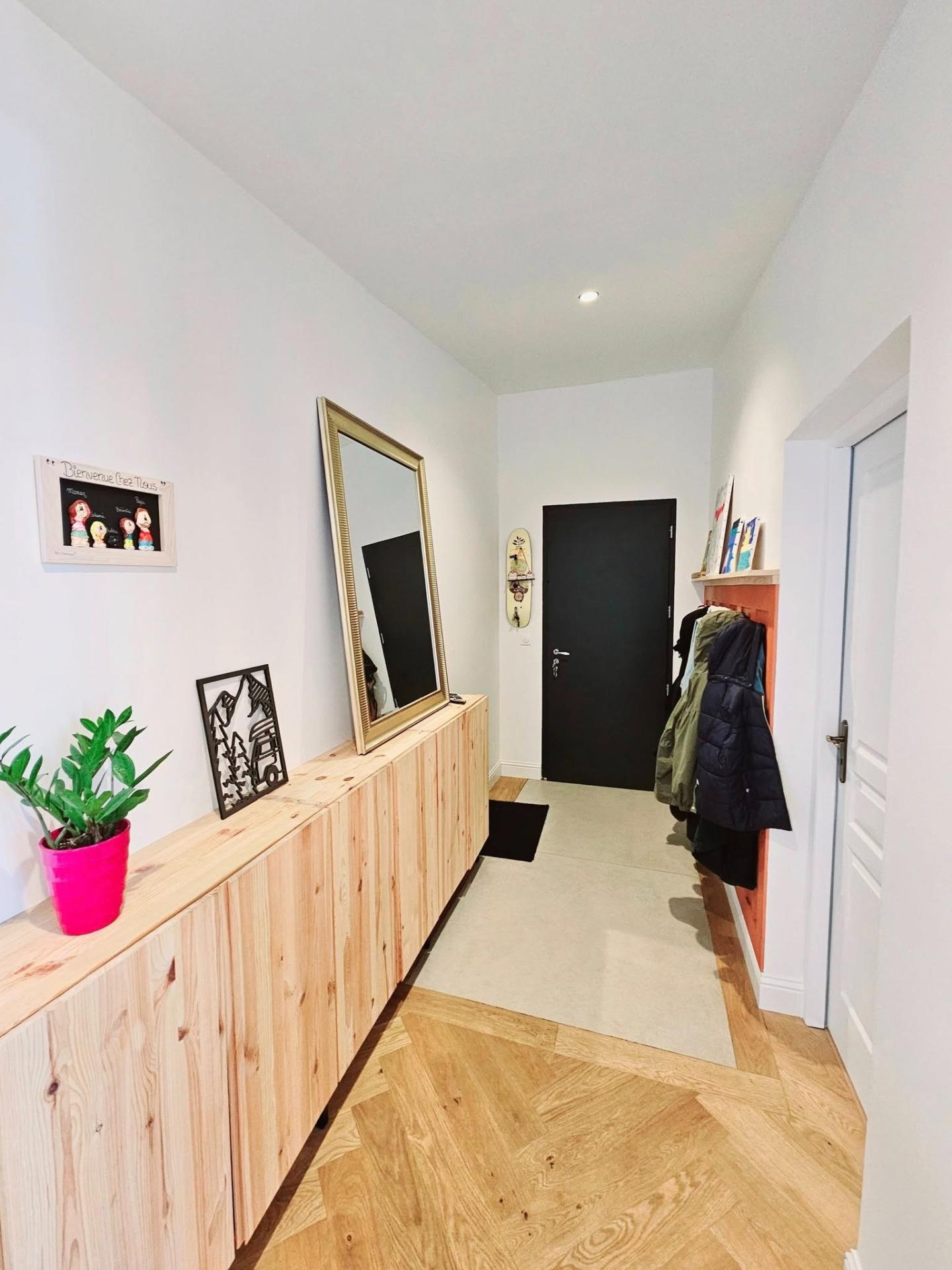 Photo 4 of the listing.