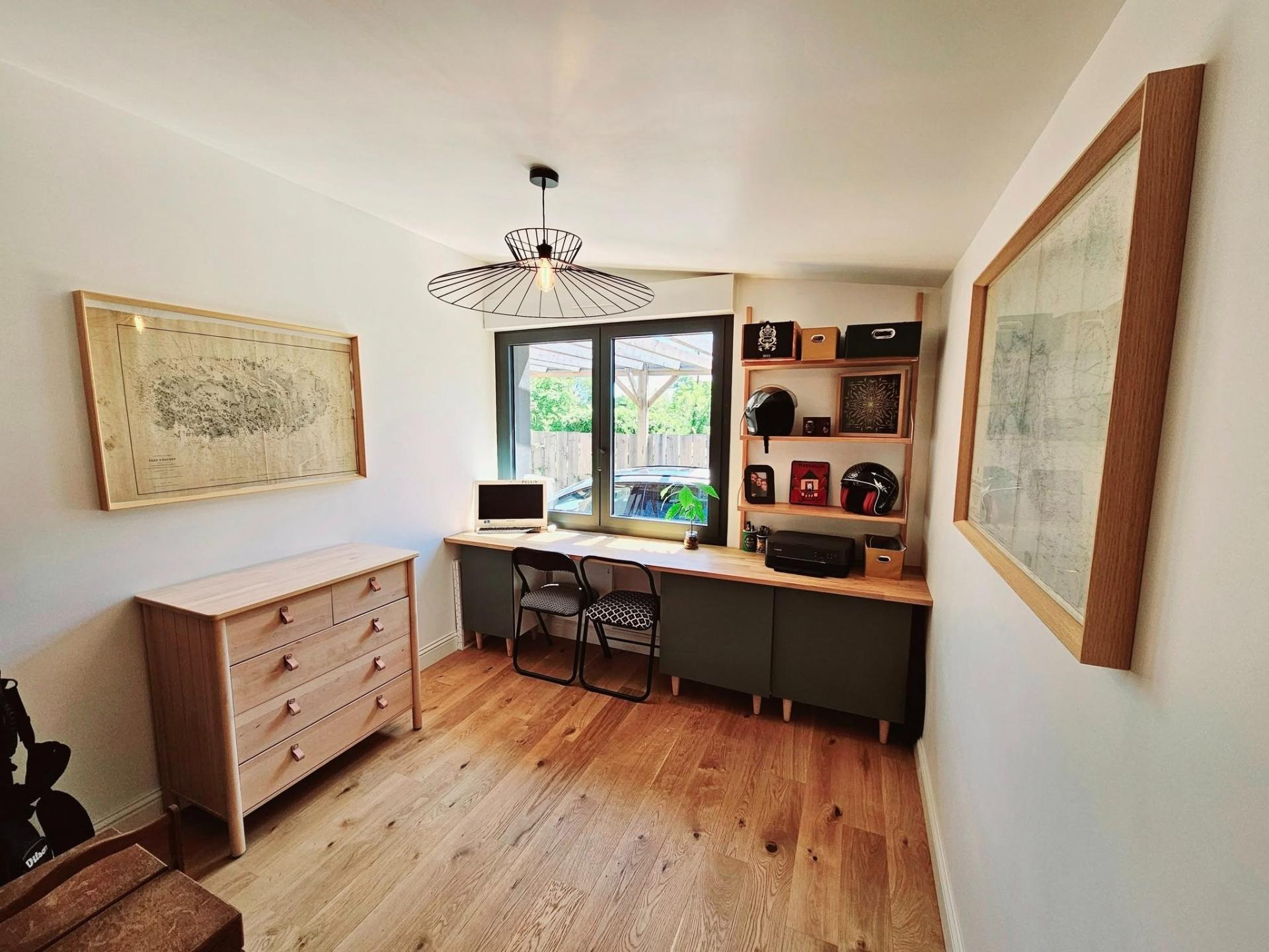 Photo 6 of the listing.