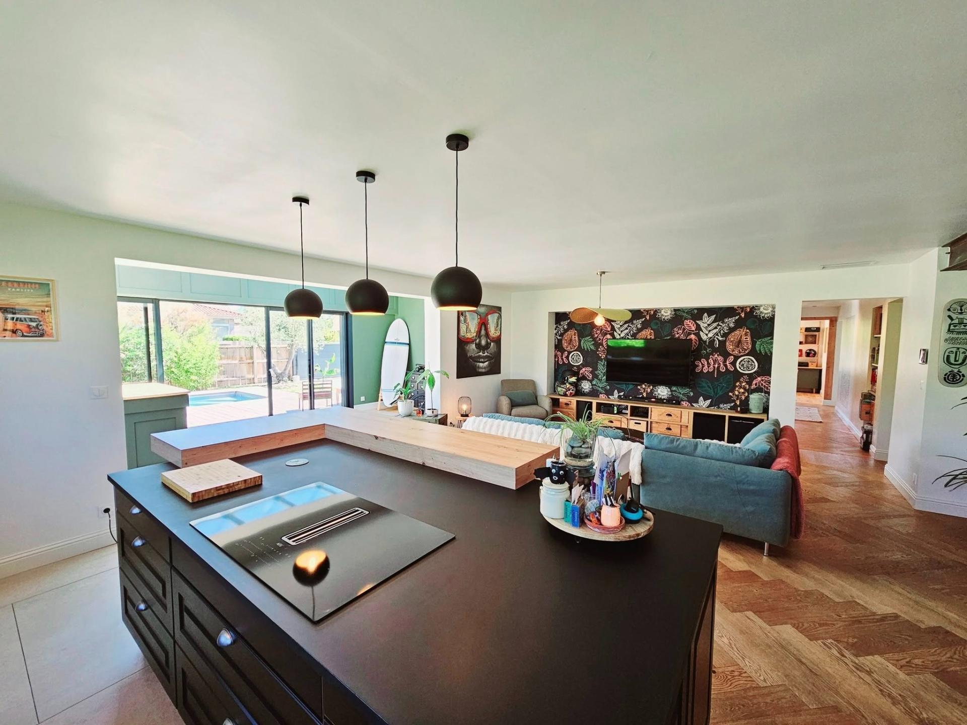 Photo 7 of the listing.