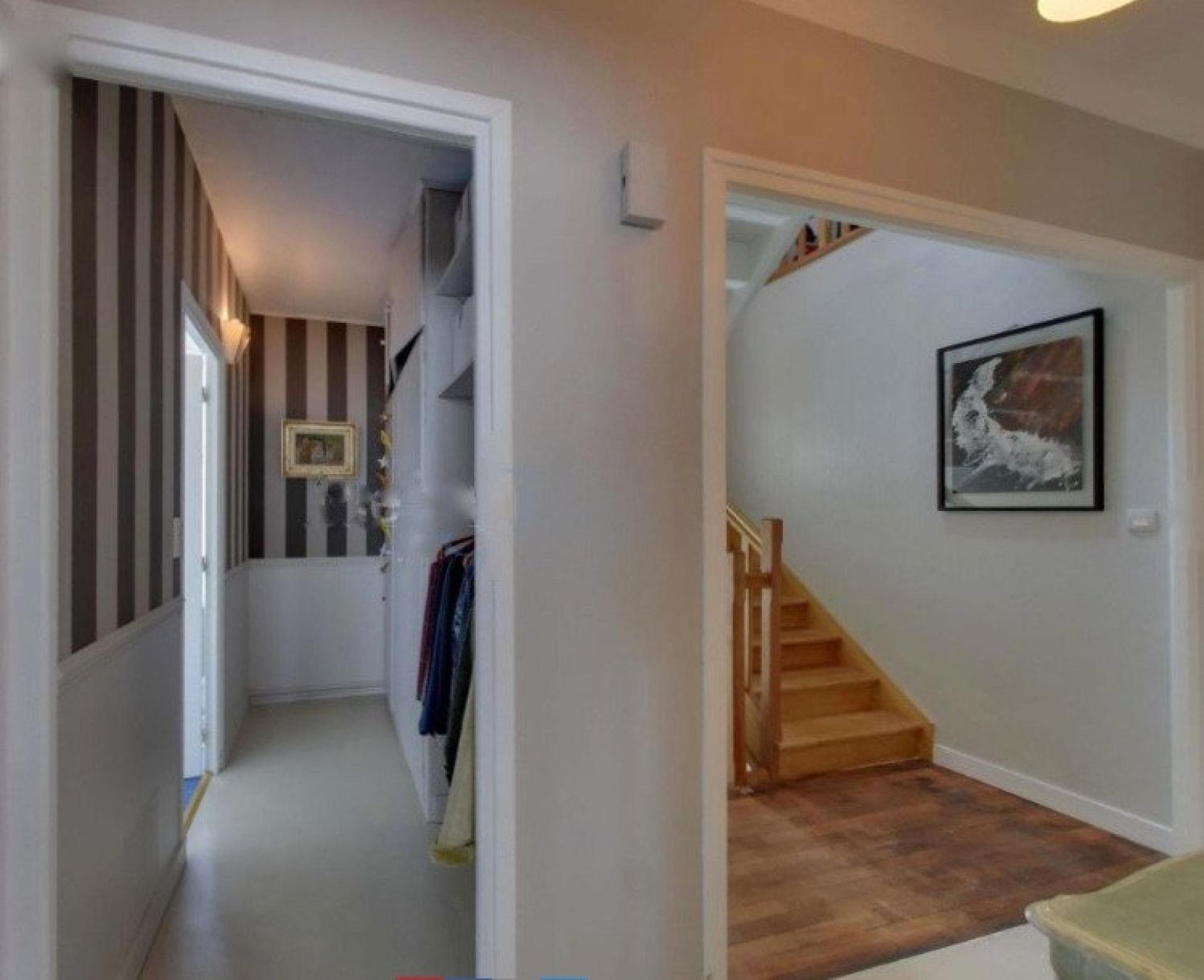 Photo 4 of the listing.