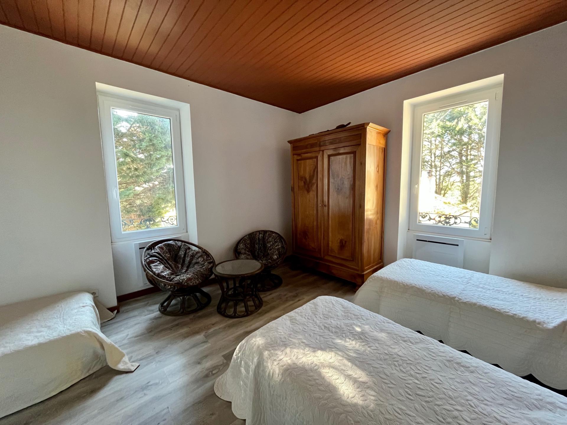 Photo 10 of the listing.