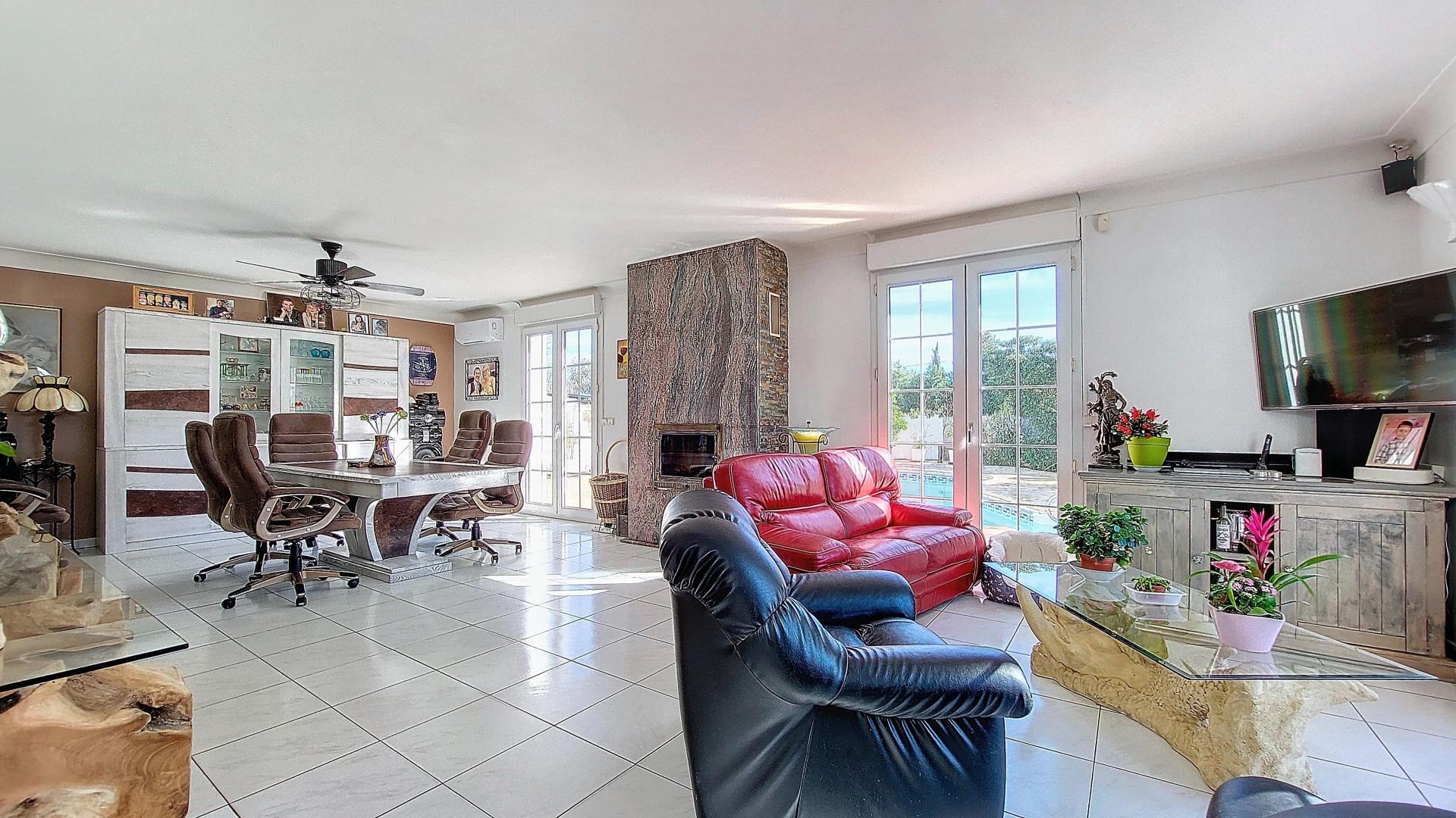 Photo 3 of the listing.