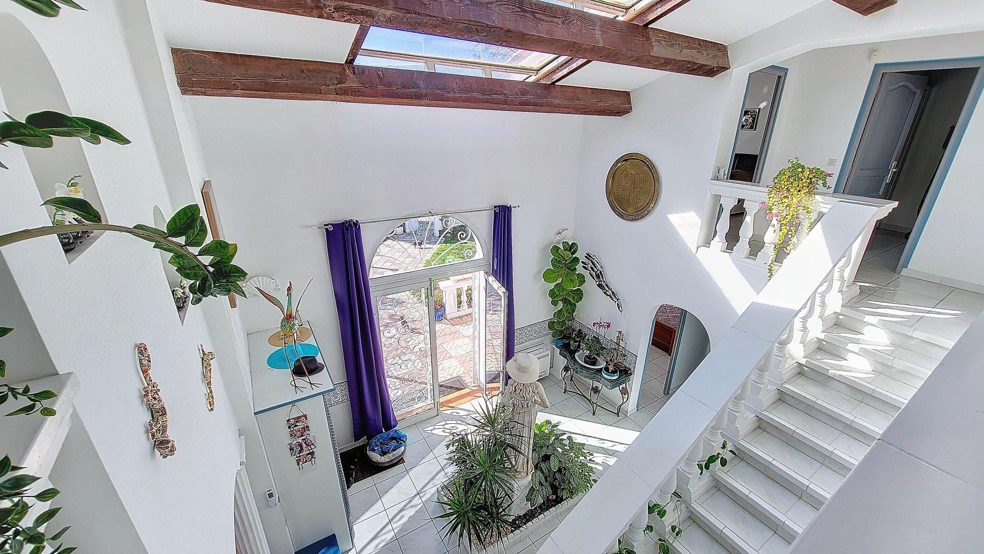 Photo 2 of the listing.