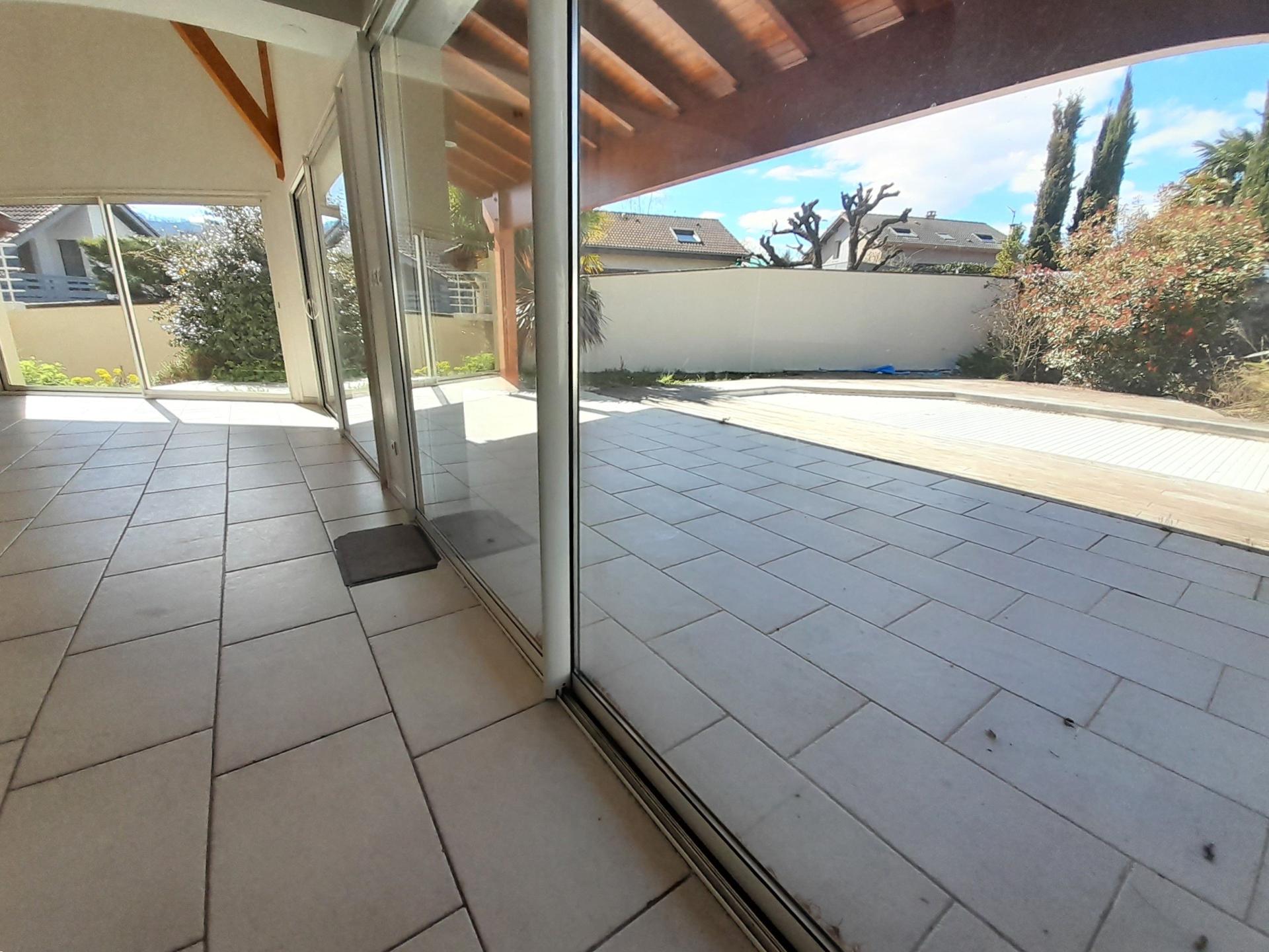 Photo 8 of the listing.