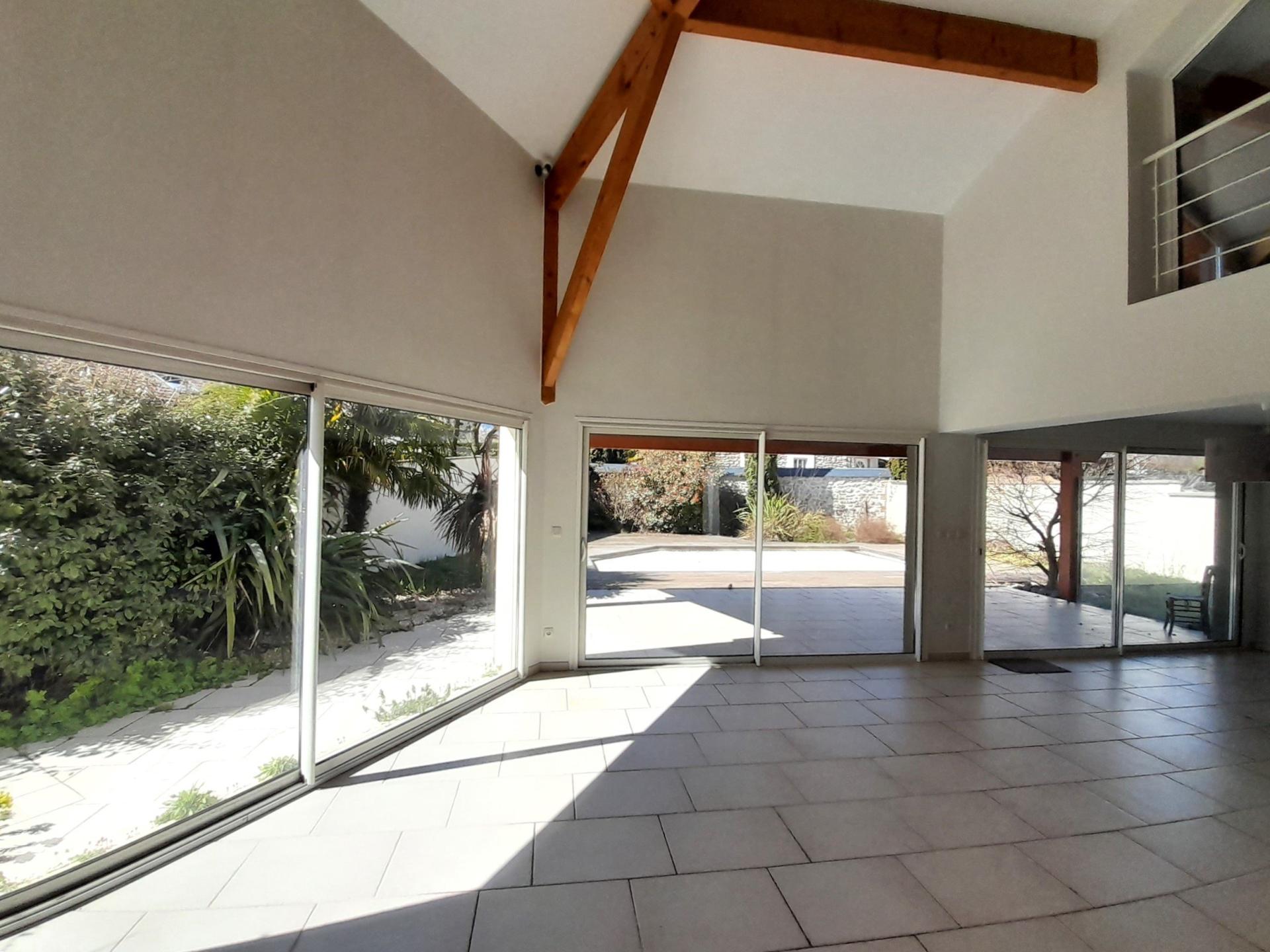 Photo 3 of the listing.