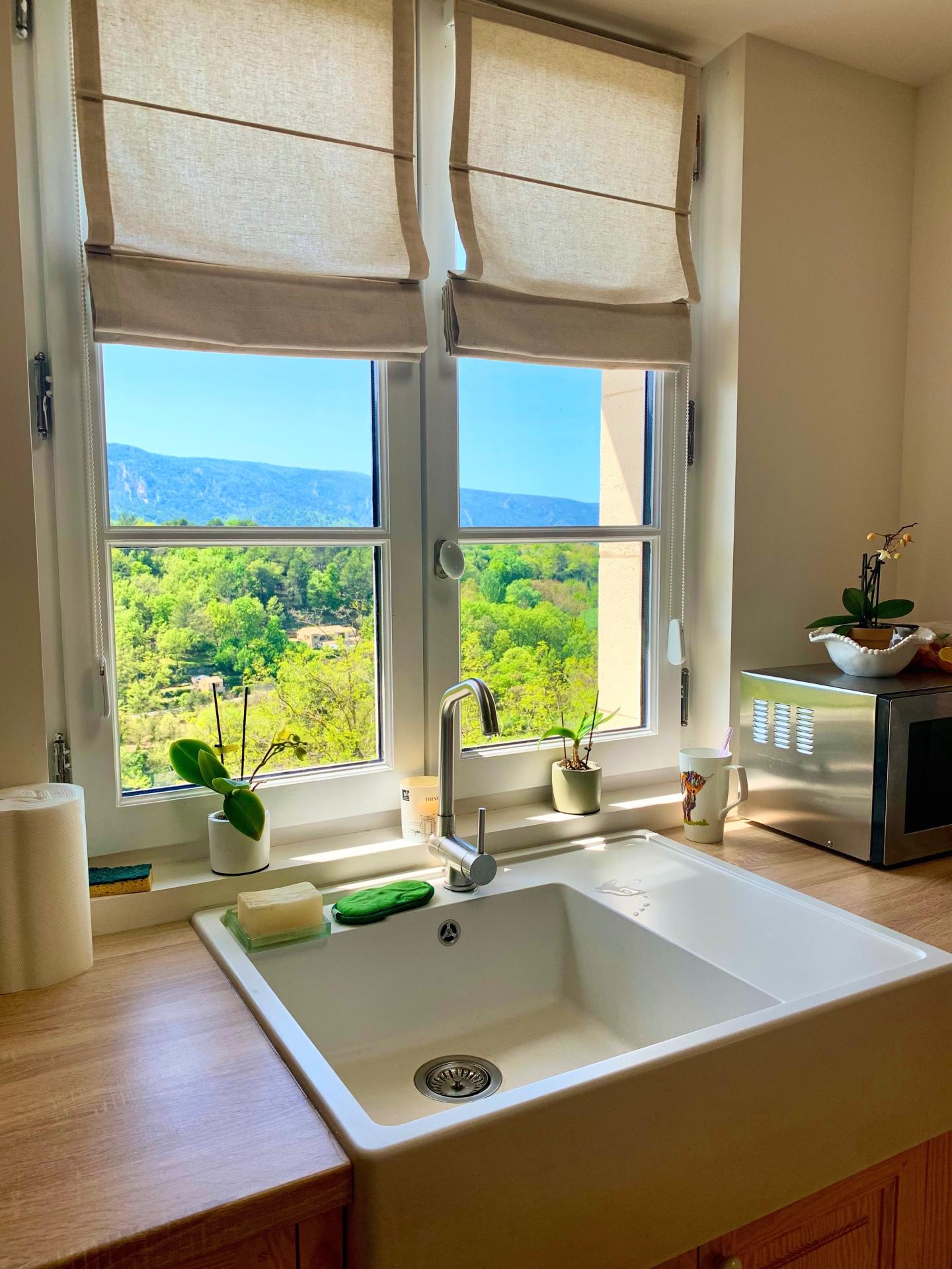 Photo 5 of the listing.