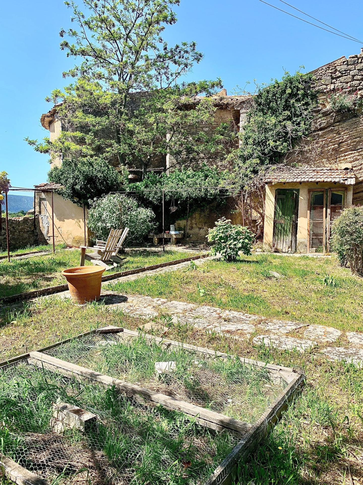 Photo 11 of the listing.