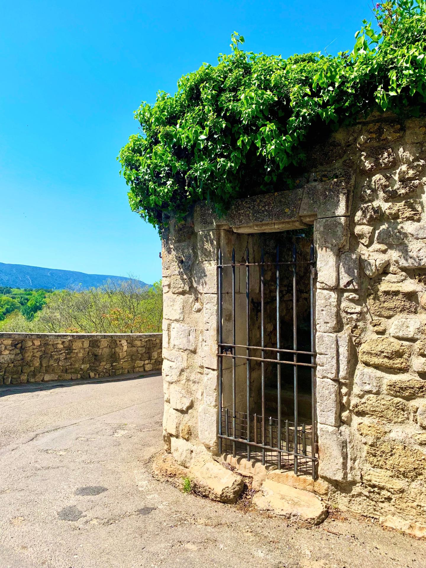 Photo 9 of the listing.