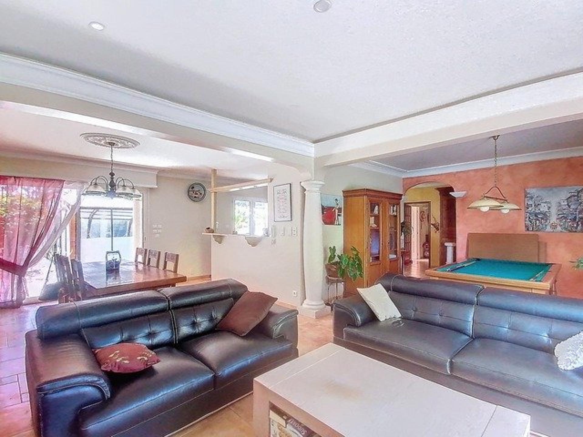 Photo 6 of the listing.