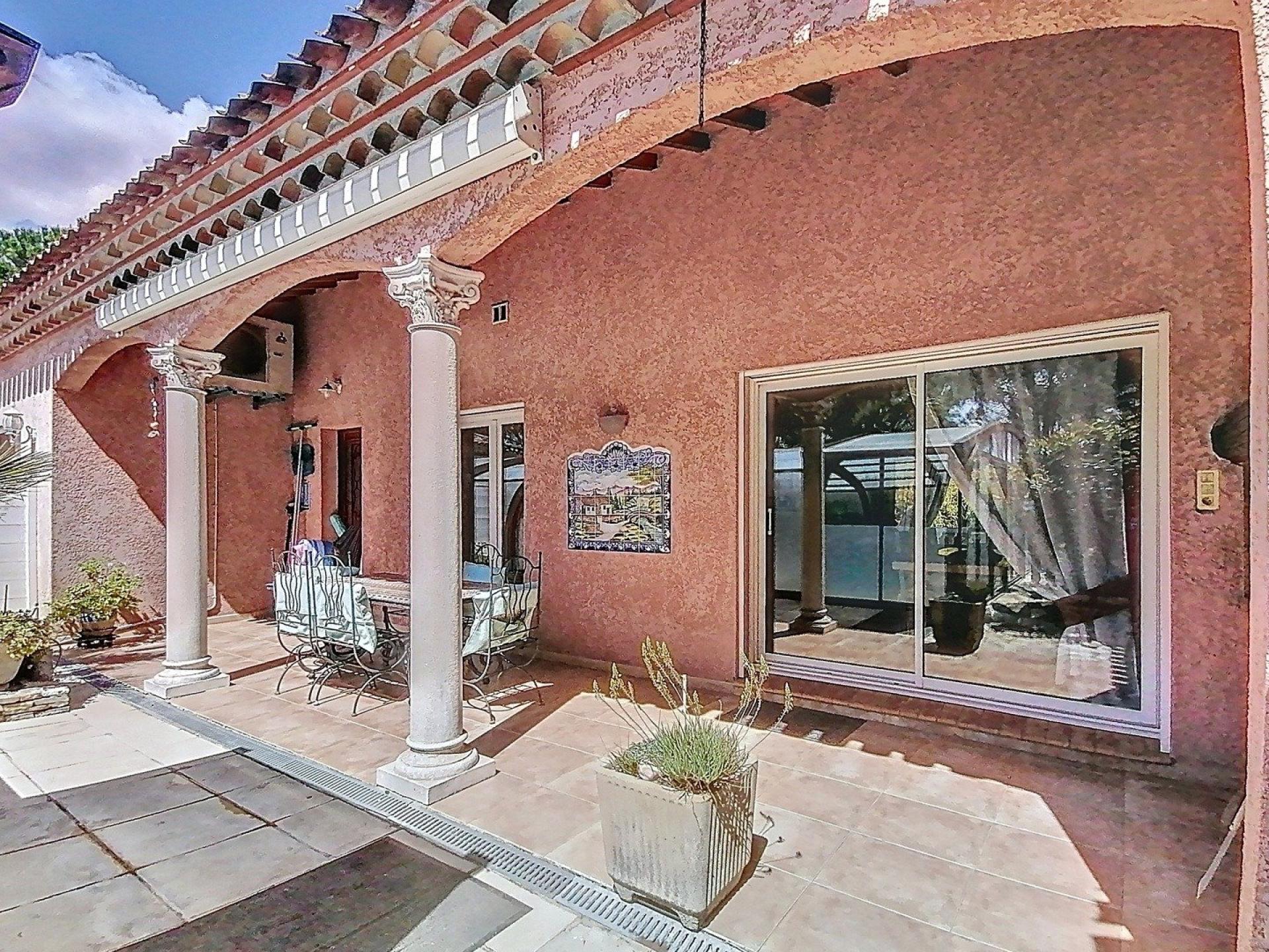 Photo 11 of the listing.