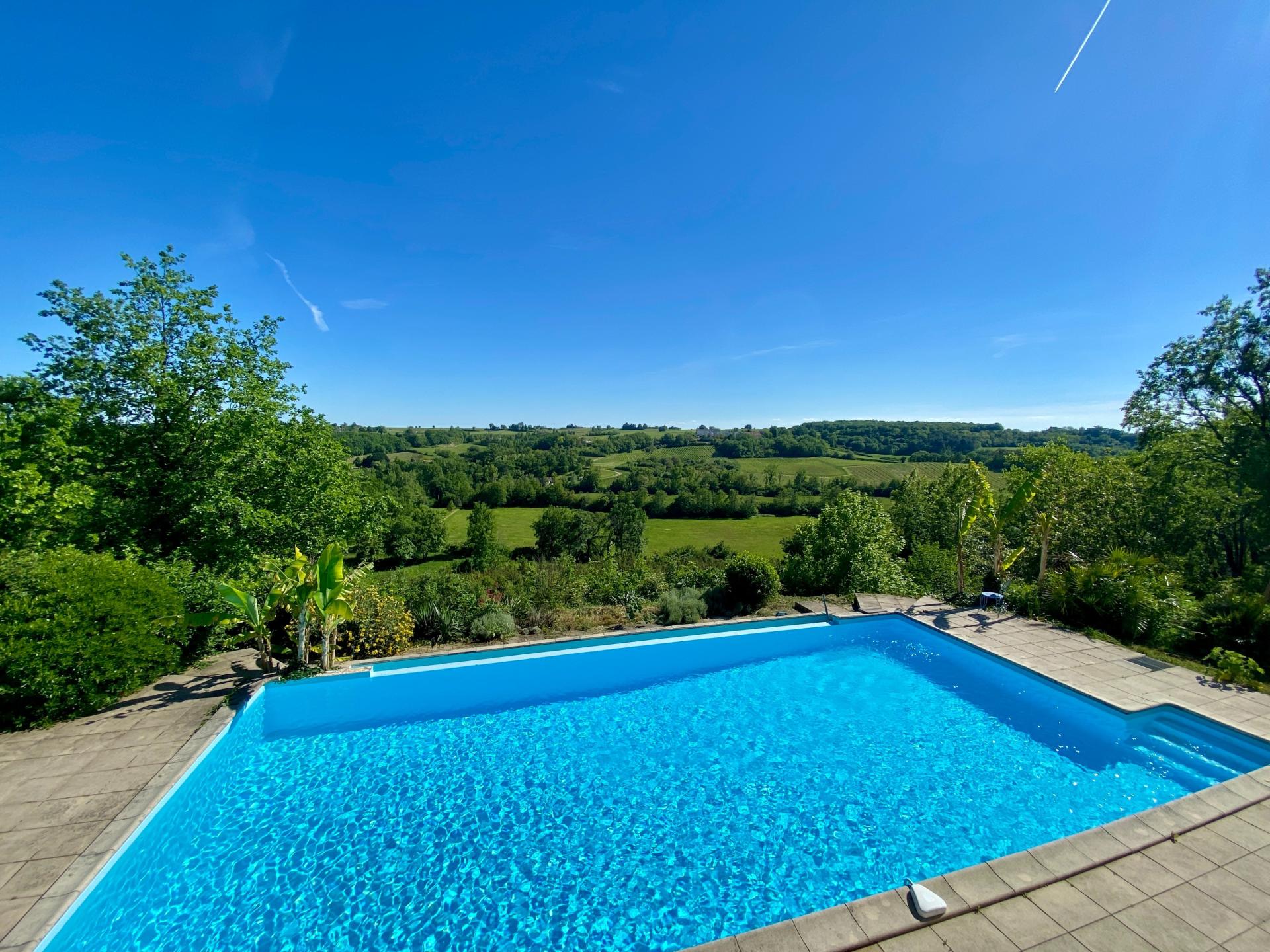 Photo 9 of the listing.