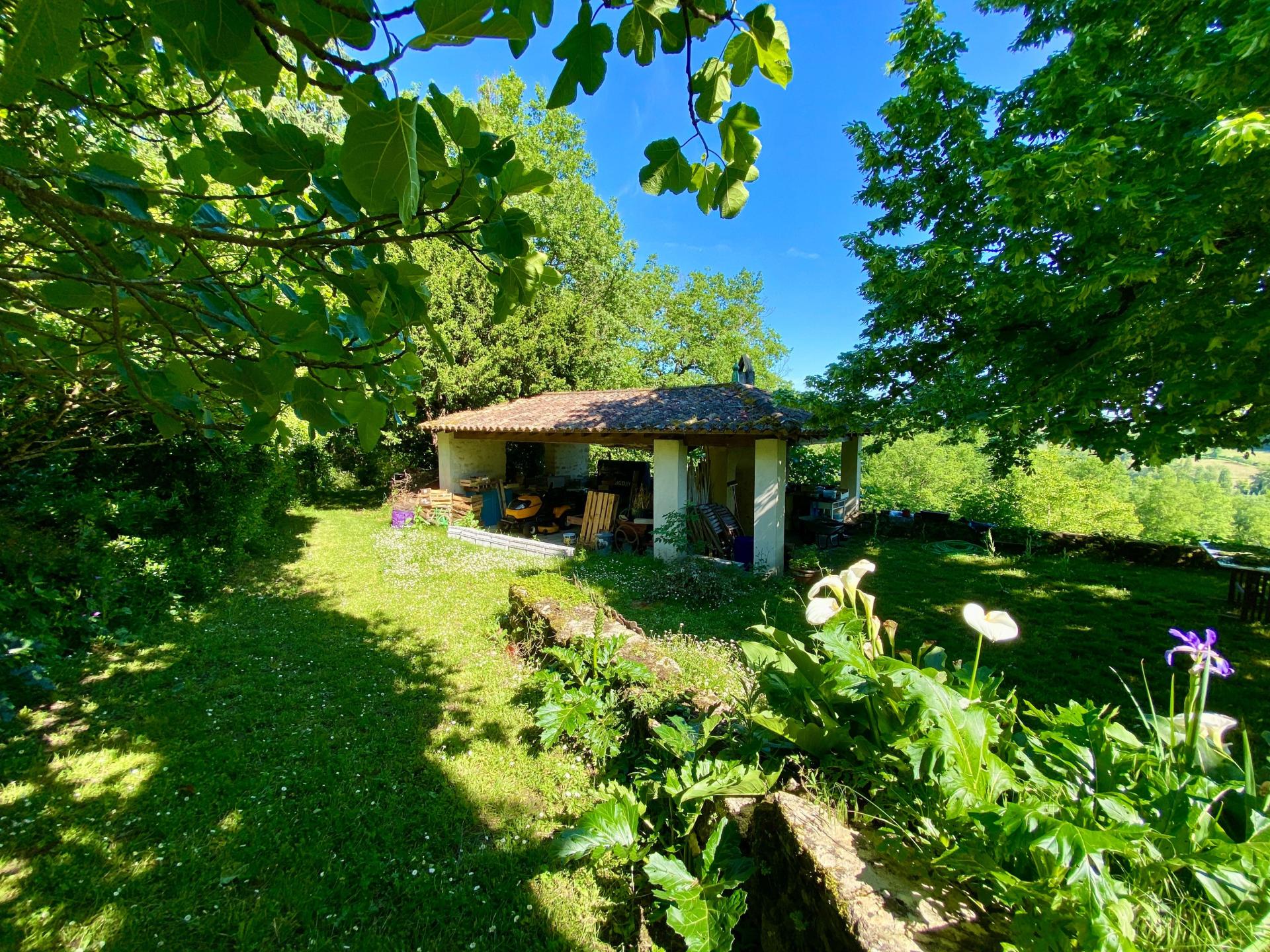 Photo 11 of the listing.