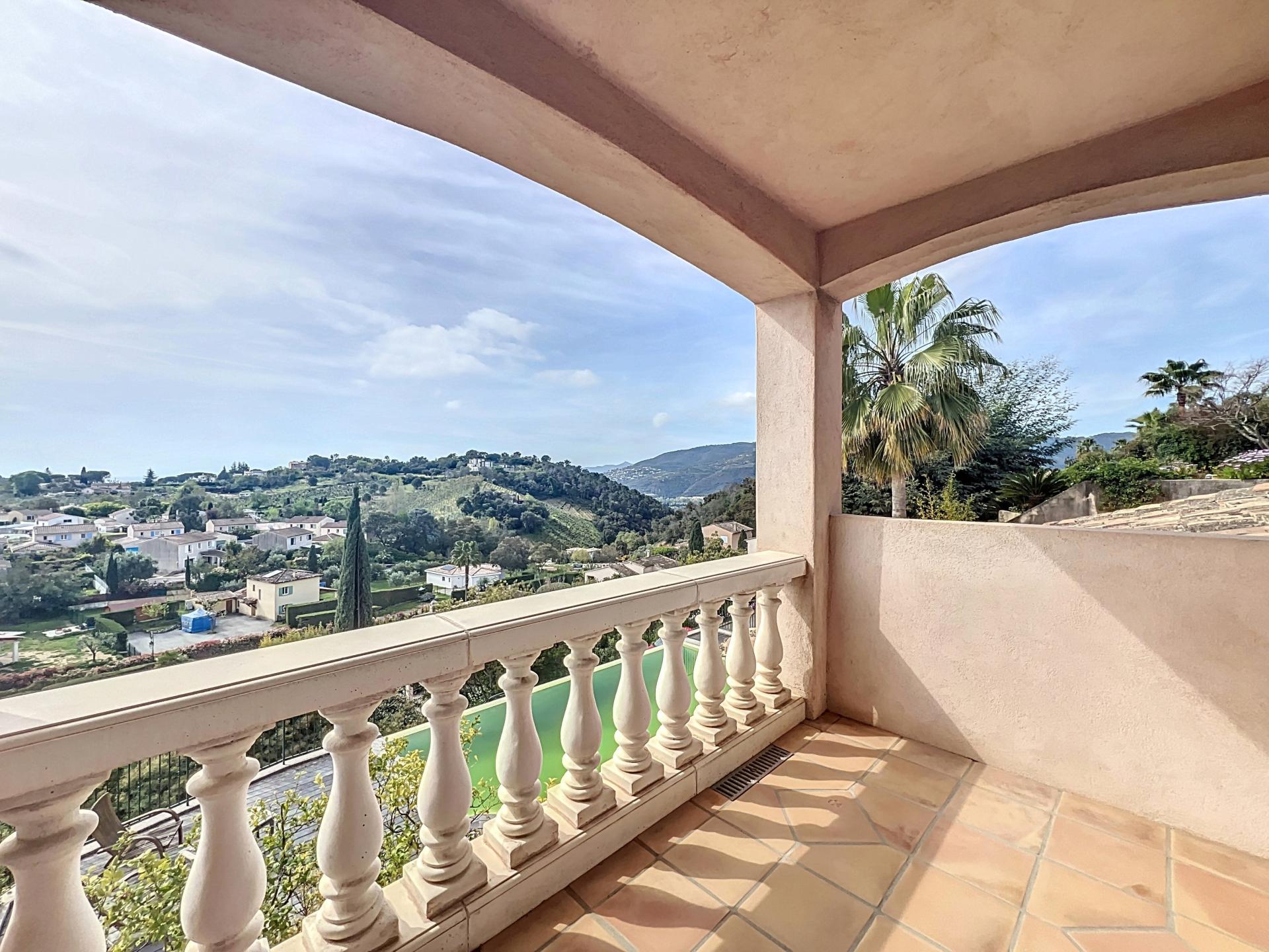 Photo 12 of the listing.