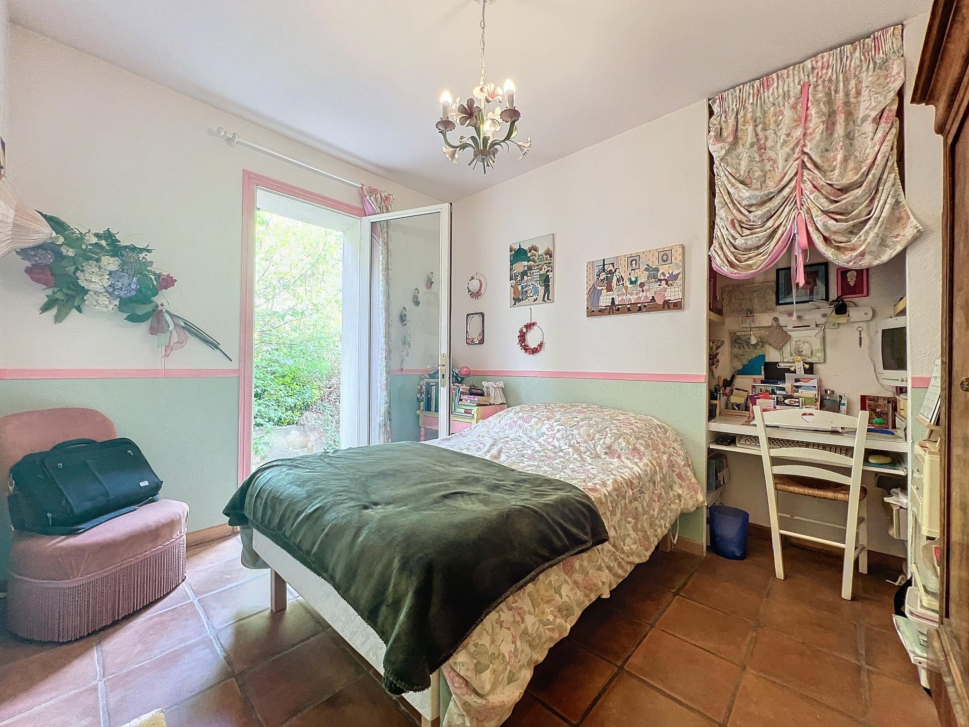 Photo 10 of the listing.