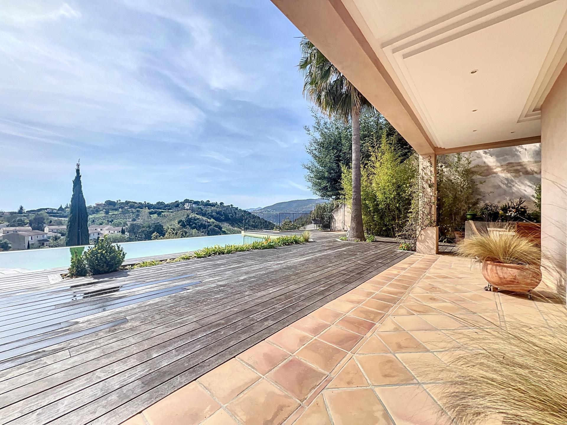 Photo 9 of the listing.