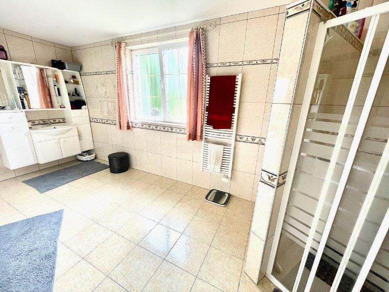 Photo 8 of the listing.